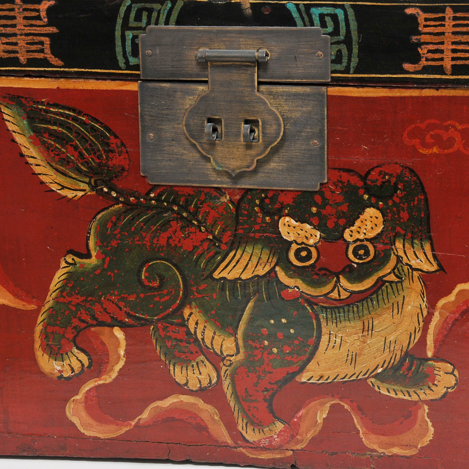 Baú de madeira policromada com decoração estilo oriental e alças em... - foto 5 de 5