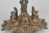 Ostensório em prata e vermeil, ornamentado por ... - Ostensório em prata e vermeil, ornamentado por medalhões com personagens bíblicos e cenas esmaltadas em policromia, realçado por santos em alto ...