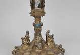 Ostensório em prata e vermeil, ornamentado por ... - Ostensório em prata e vermeil, ornamentado por medalhões com personagens bíblicos e cenas esmaltadas em policromia, realçado por santos em alto ...