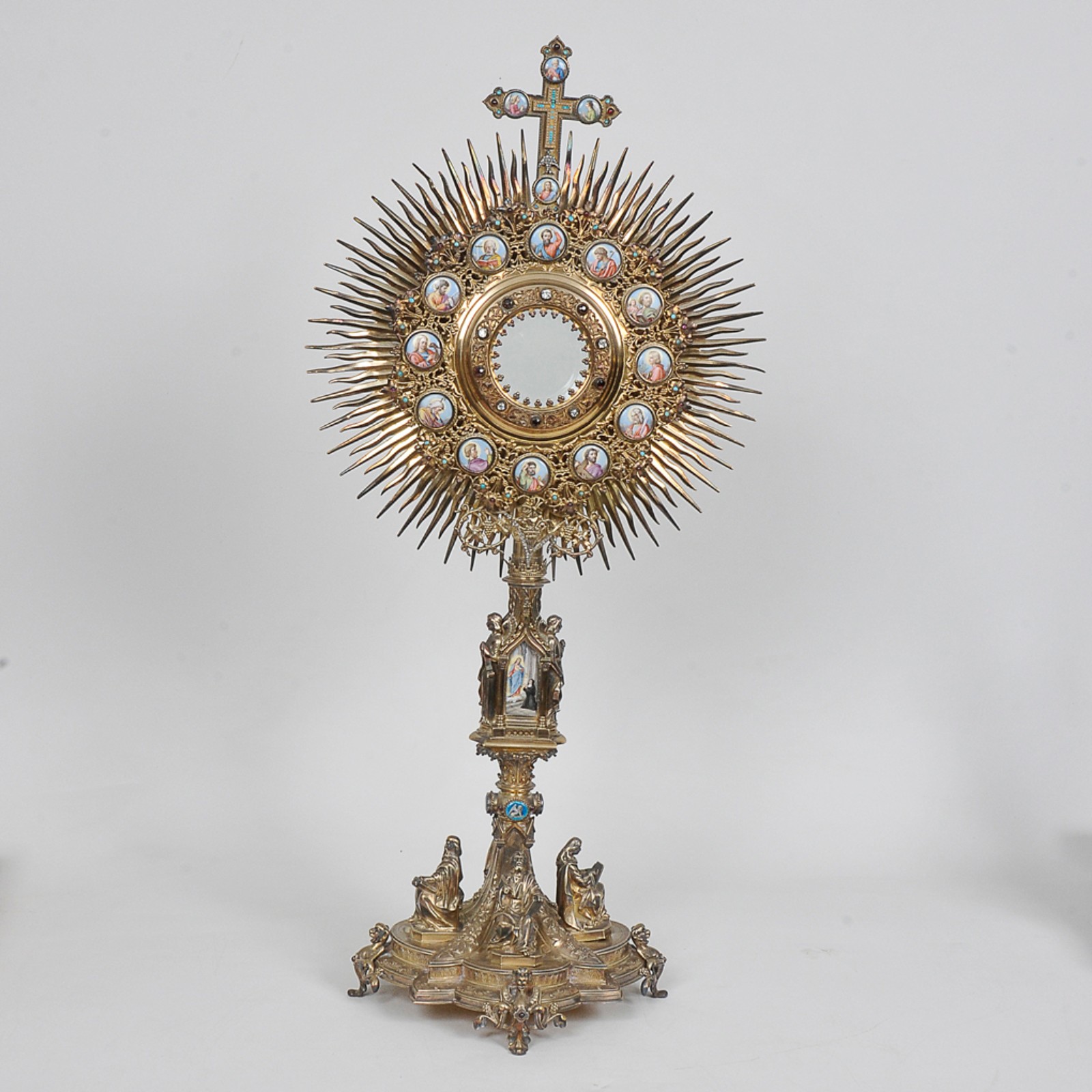 Ostensório em prata e vermeil, ornamentado por medalhões com... - foto 1 de 9