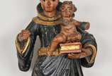 Santo Antonio, Séc. XVIII - Bela imagem mineira de Santo Antônio com menino em madeira policromada com borda do manto e das mangas douradas à folha de ouro século. XVIII. Acompan