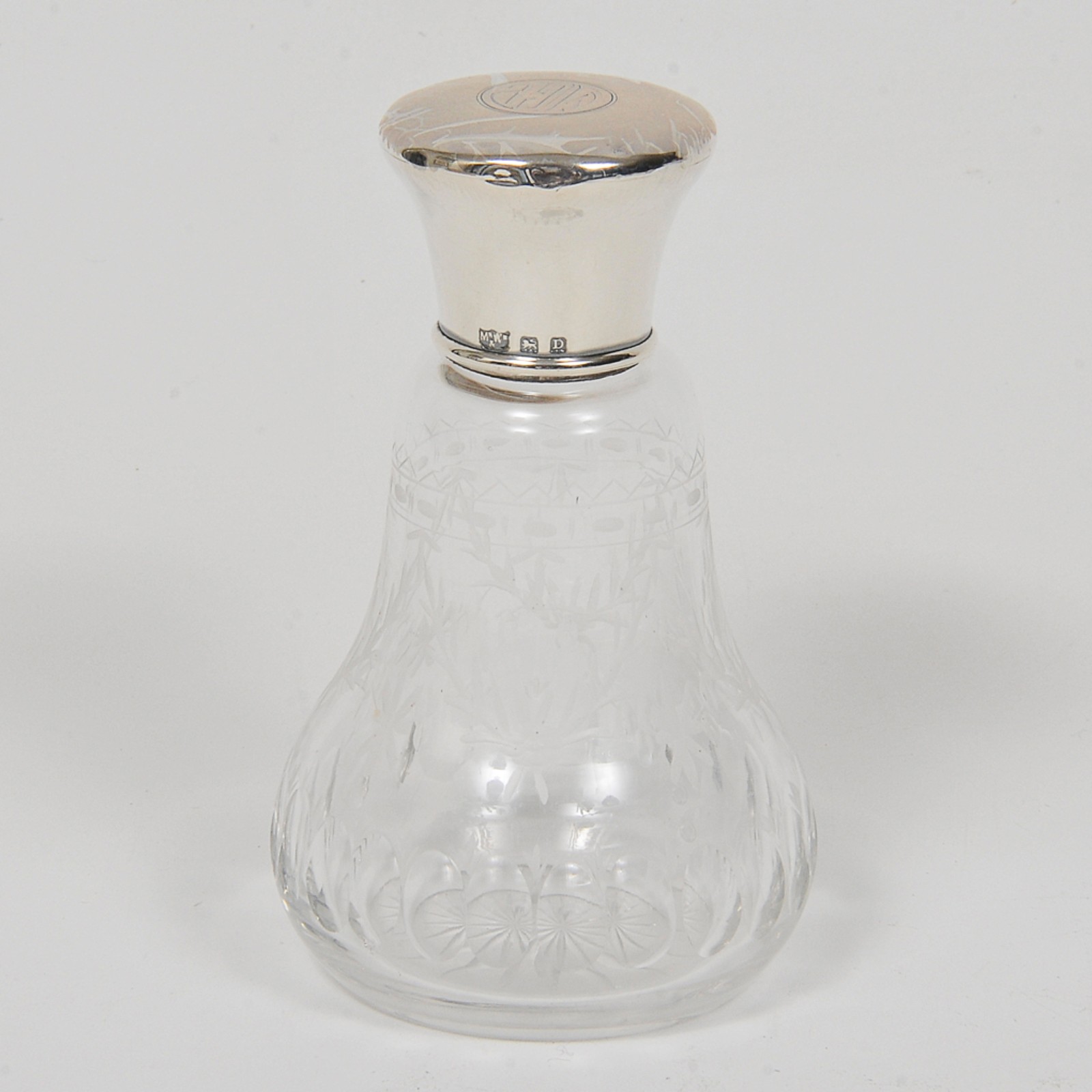 Perfumeiro inglês em cristal de formato piriforme ornado com... - foto 1 de 4