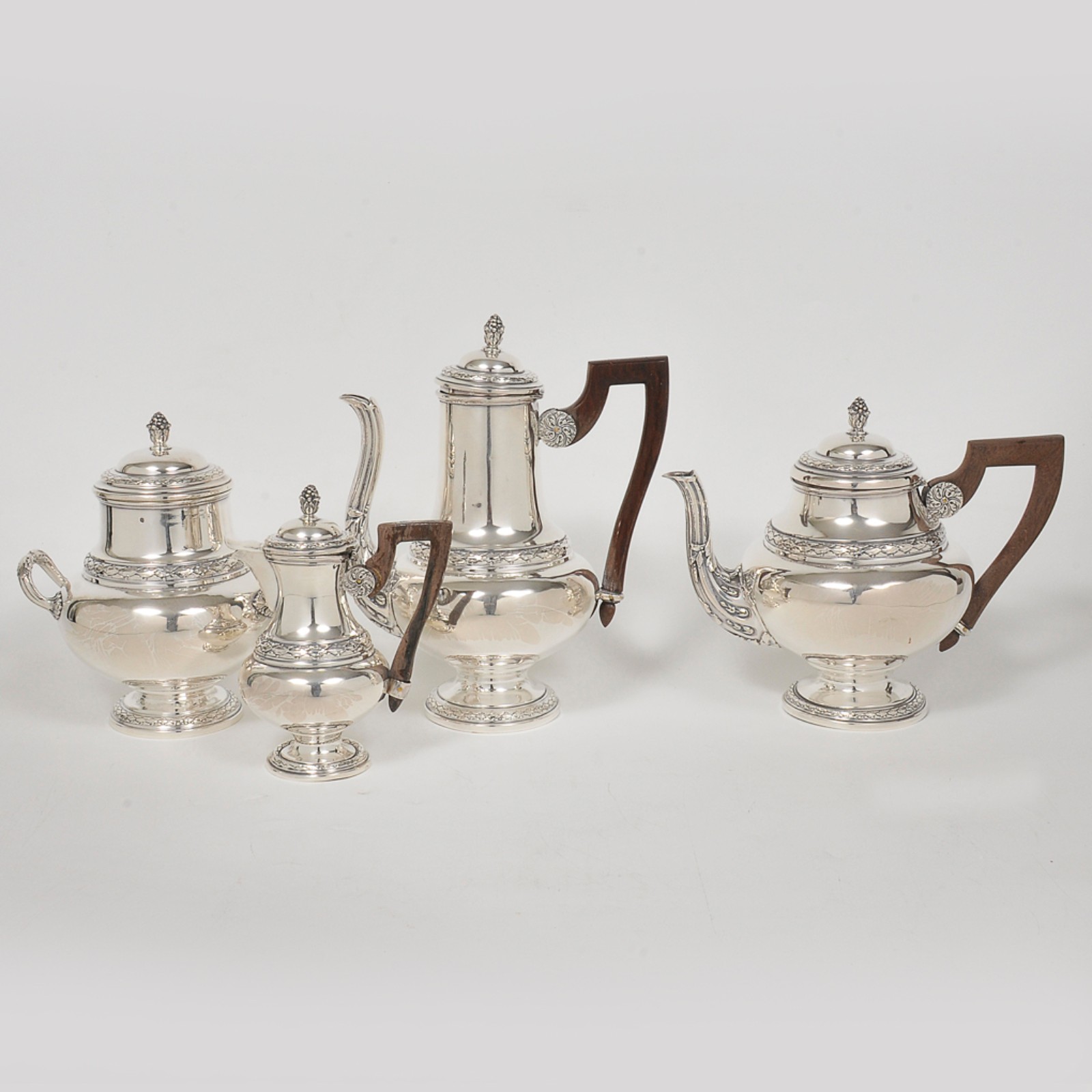 Serviço para chá e café em prata francesa estilo "Empire" repuxada e... - foto 1 de 9