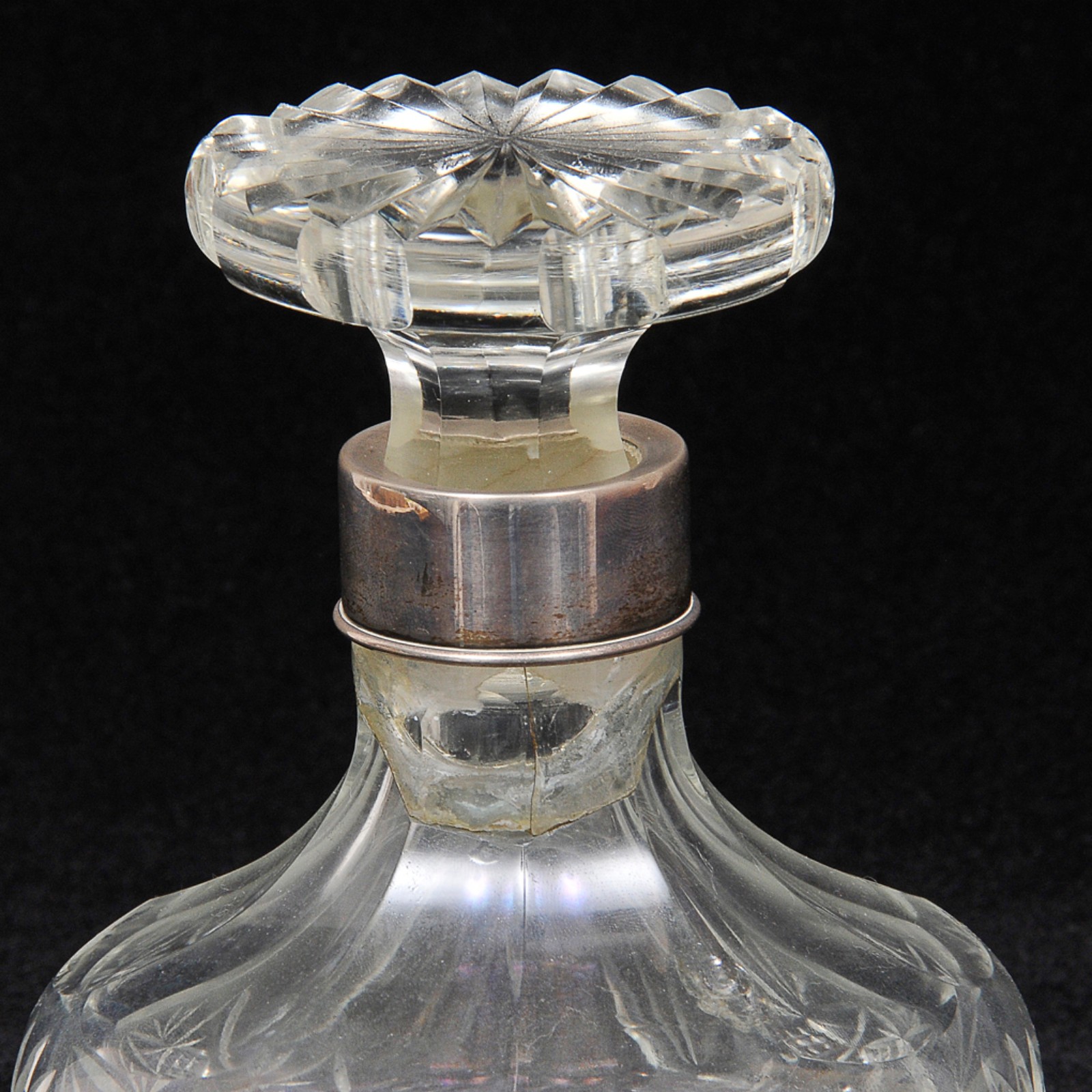 Garrafa de cristal europeu com gargalo de prata argentina. Séc. XX... - foto 2 de 3