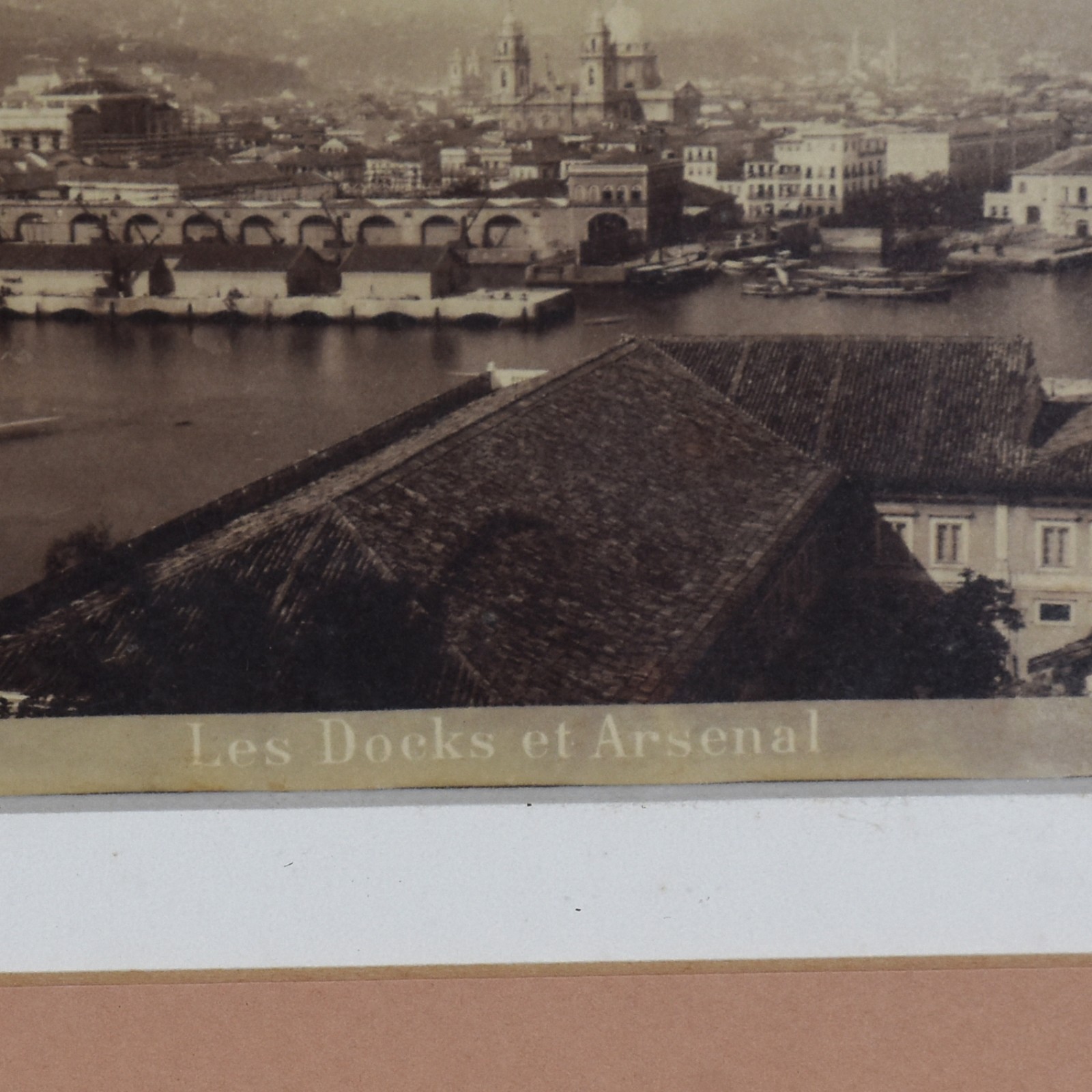 Assinatura não identificada, Os DocKs e o Arsenal (Les DocKs et Arsenal ) - foto 3 de 4