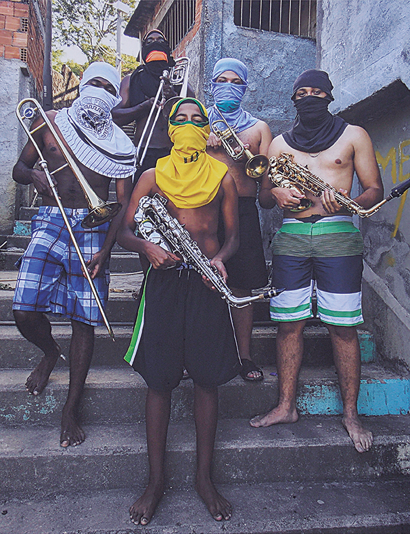 Anderson Valentim (1982), Alguns Lutam com outras Armas - Morro do Borel, RJ - foto 1 de 2
