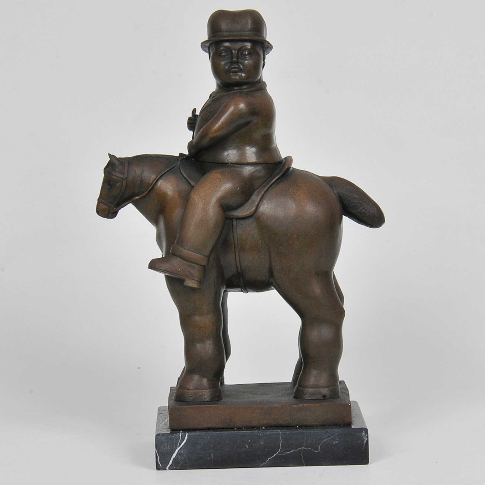 Figura com cavalo - foto 3 de 6