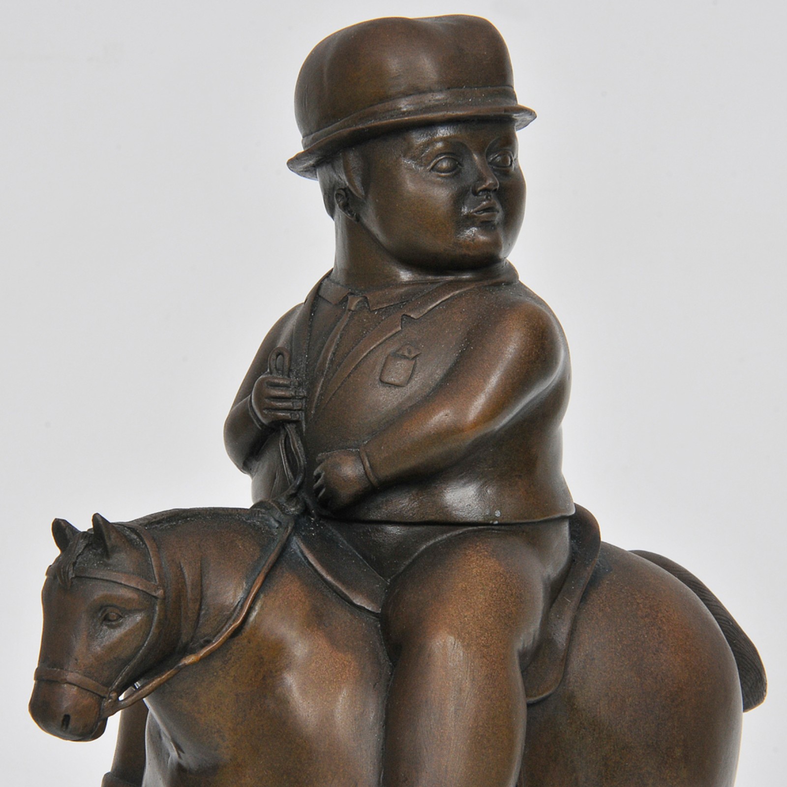 Figura com cavalo - foto 2 de 6