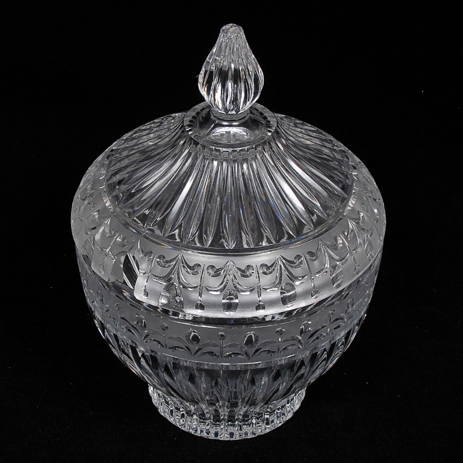 Elegante poncheira em grosso cristal europeu translúcido ricamente... - foto 3 de 4