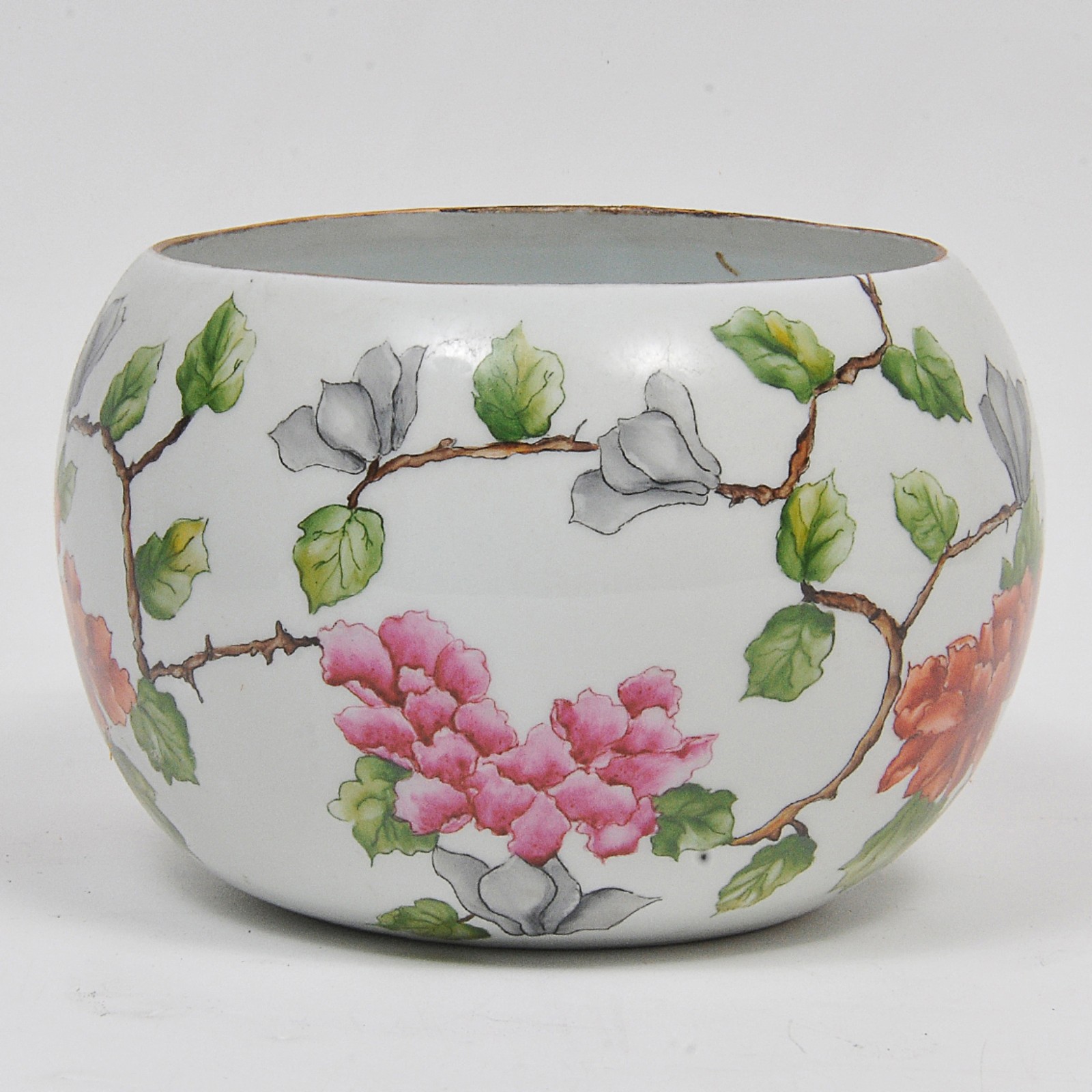 Cachepot em porcelana nacional manufatura Polovi na cor branca... - foto 1 de 3