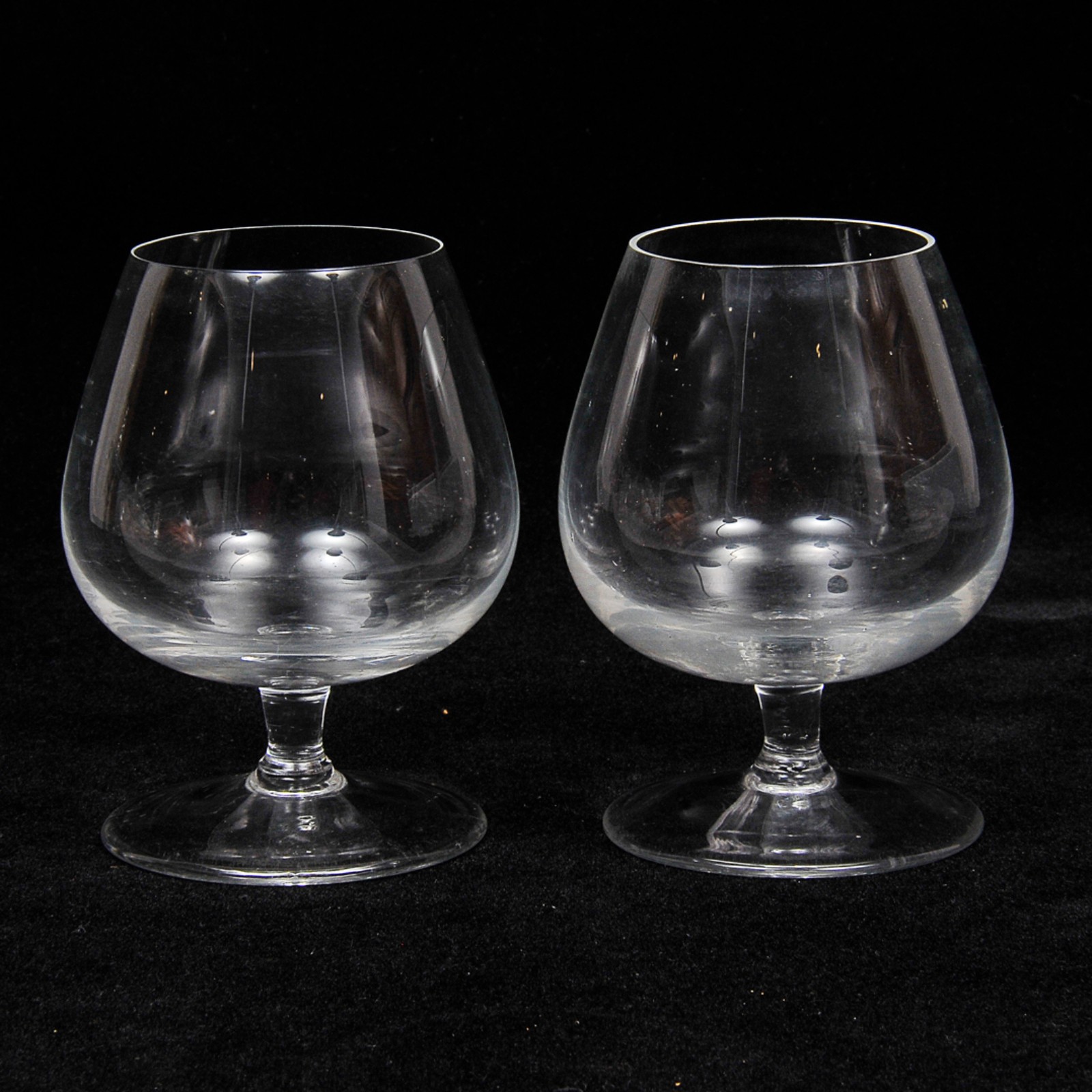 Conjunto de 6 taças para conhaque em fino cristal europeu translúcido.