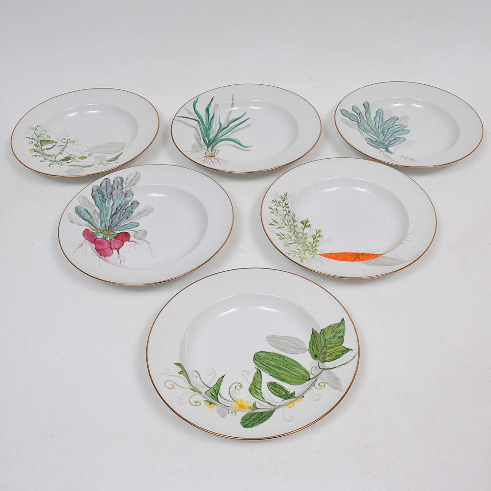 Lote composto por 6 pratos de sobremesa de coleção em porcelana da... - foto 1 de 3