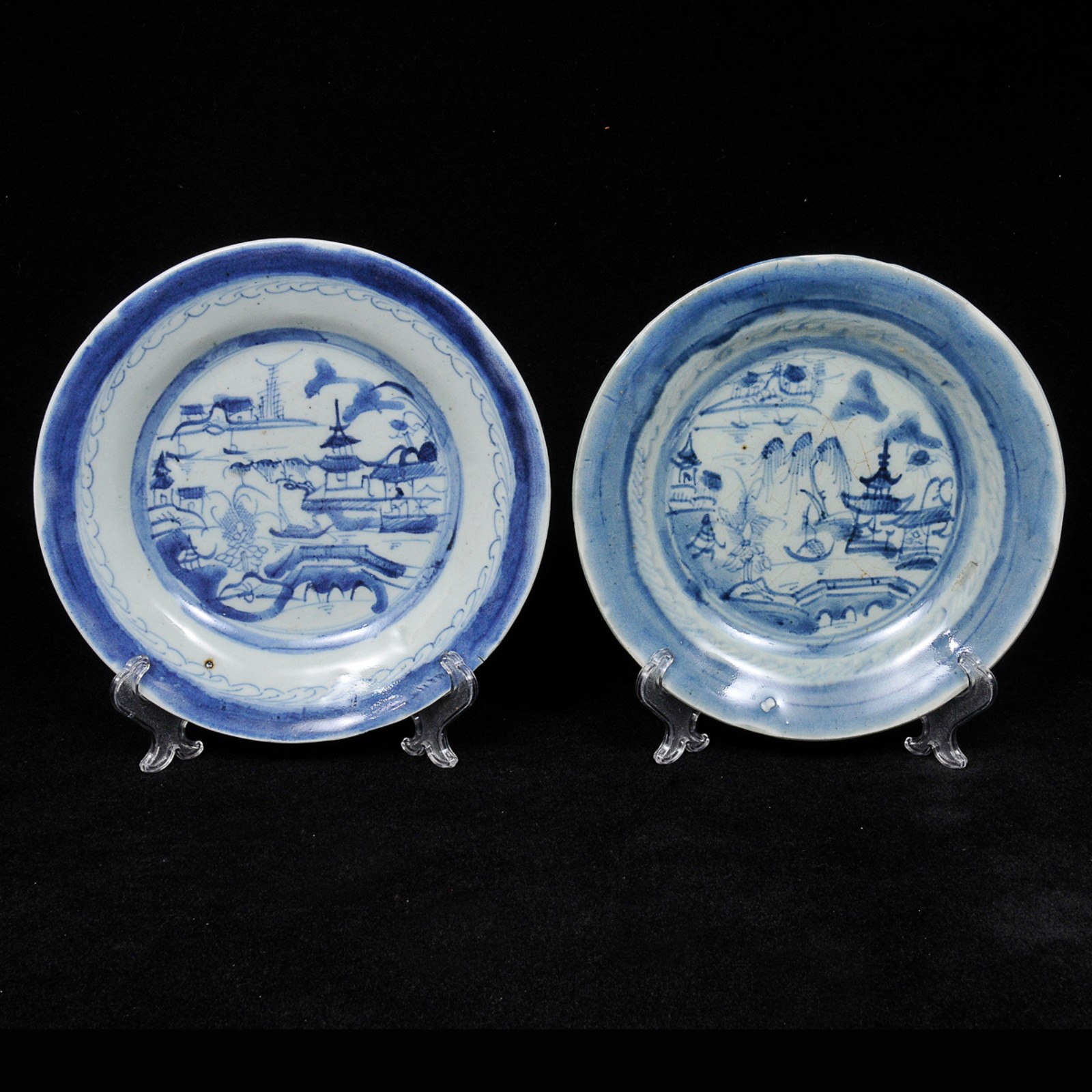 Lote composto por 4 pratos de coleção em porcelana oriental com... - foto 3 de 4