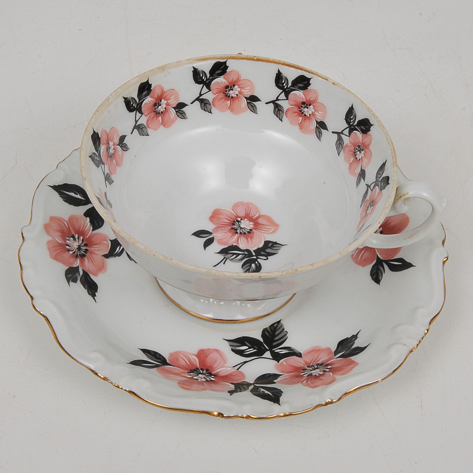 Conjunto com 4 xícaras de café em porcelana na cor branca decorada... - foto 4 de 5