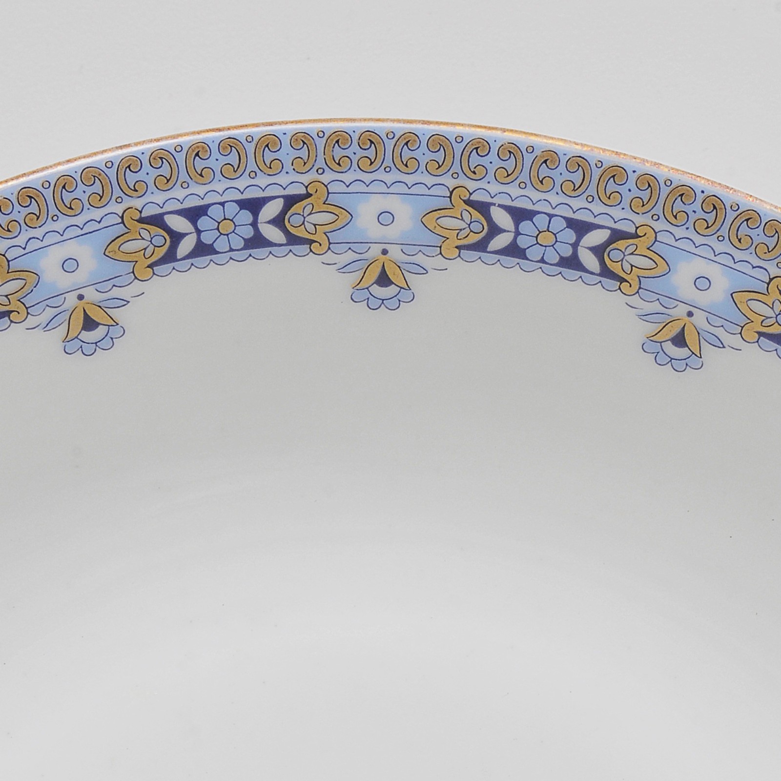 Parte de aparelho de jantar em porcelana nacional manufatura RENNER... - foto 4 de 5