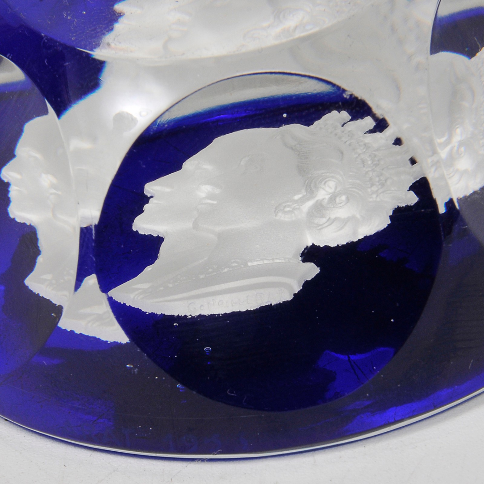 Antigo peso de papel de coleção em cristal europeu double azul... - foto 3 de 3