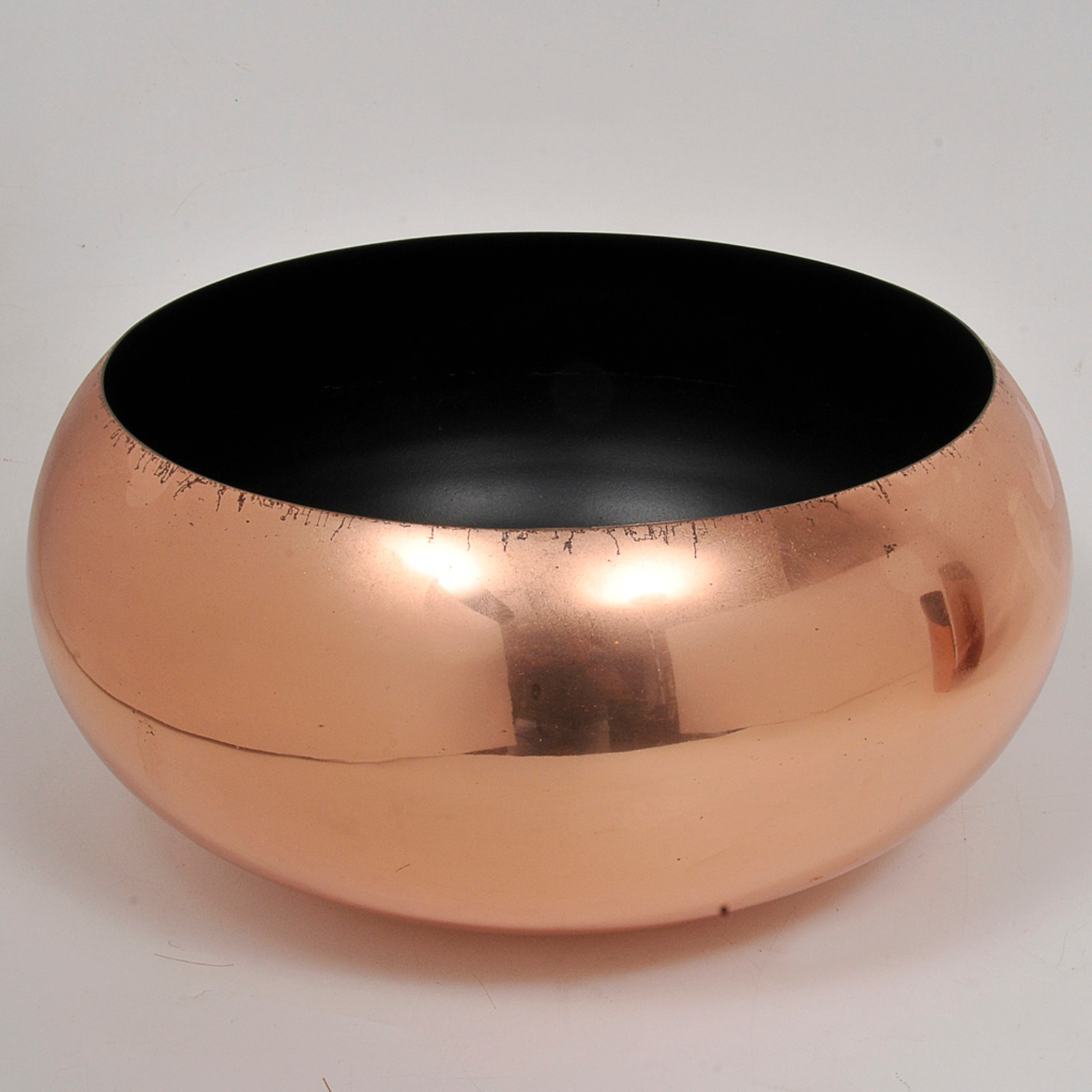 Lote composto por 4 vaso floreiros em cobre com detalhes preto. - foto 3 de 5