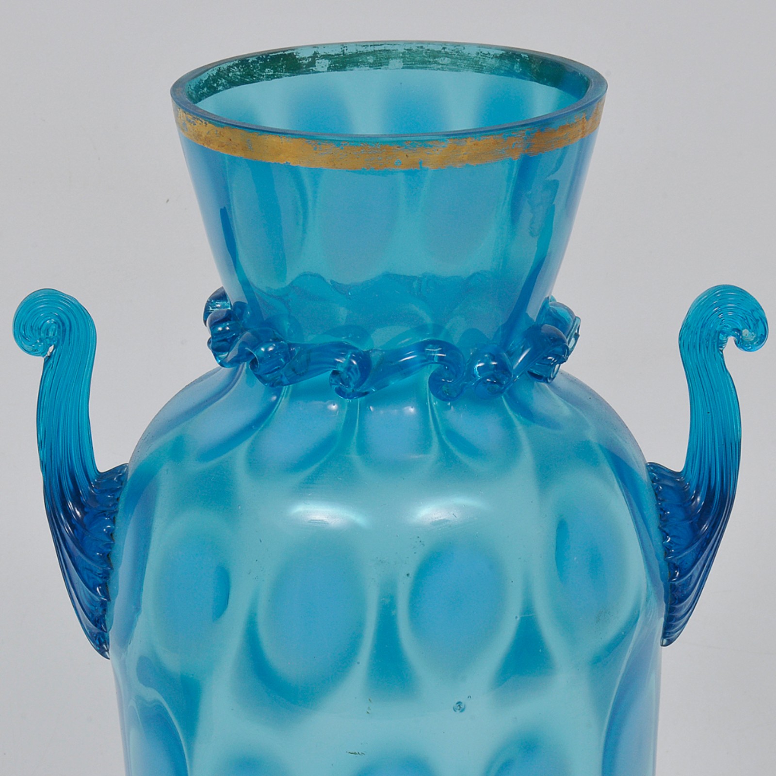 Par de vaso ânforas em cristal europeu do séc. XX no tom azul com... - foto 2 de 4