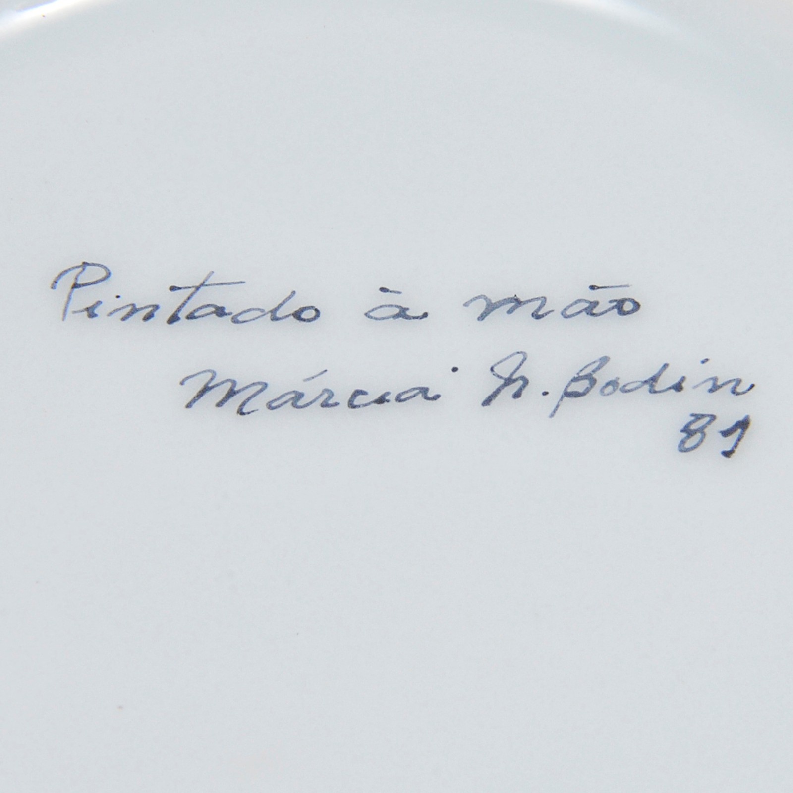 Cachepot em porcelana nacional na cor branca decorada com vaso de... - foto 3 de 3