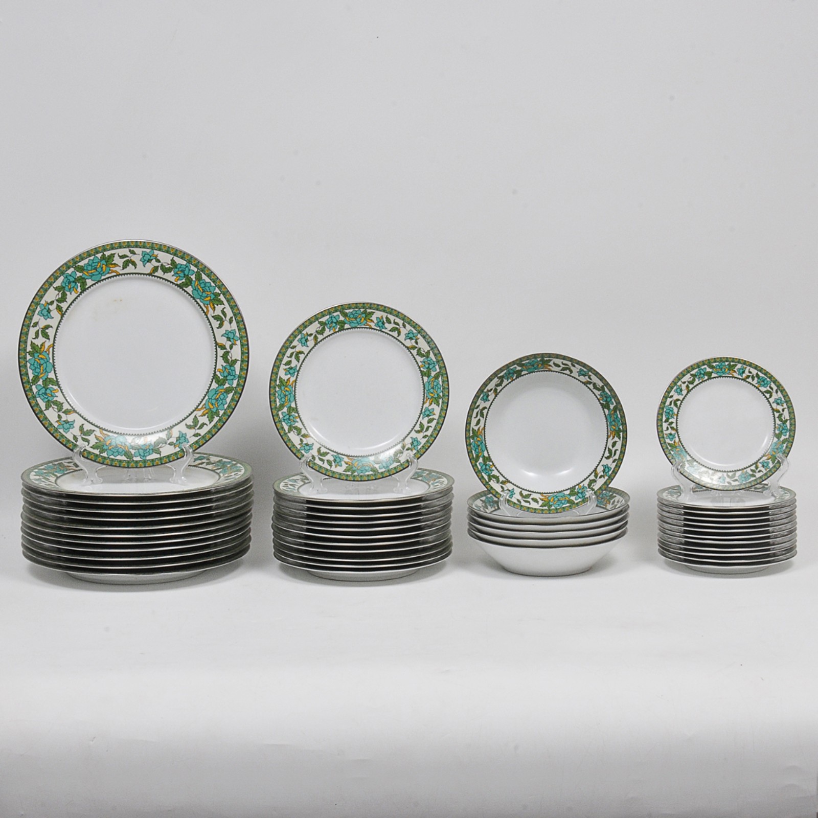 NORITAKE ( TAPESTRY) - Parte de aparelho de jantar em porcelana... - foto 1 de 4