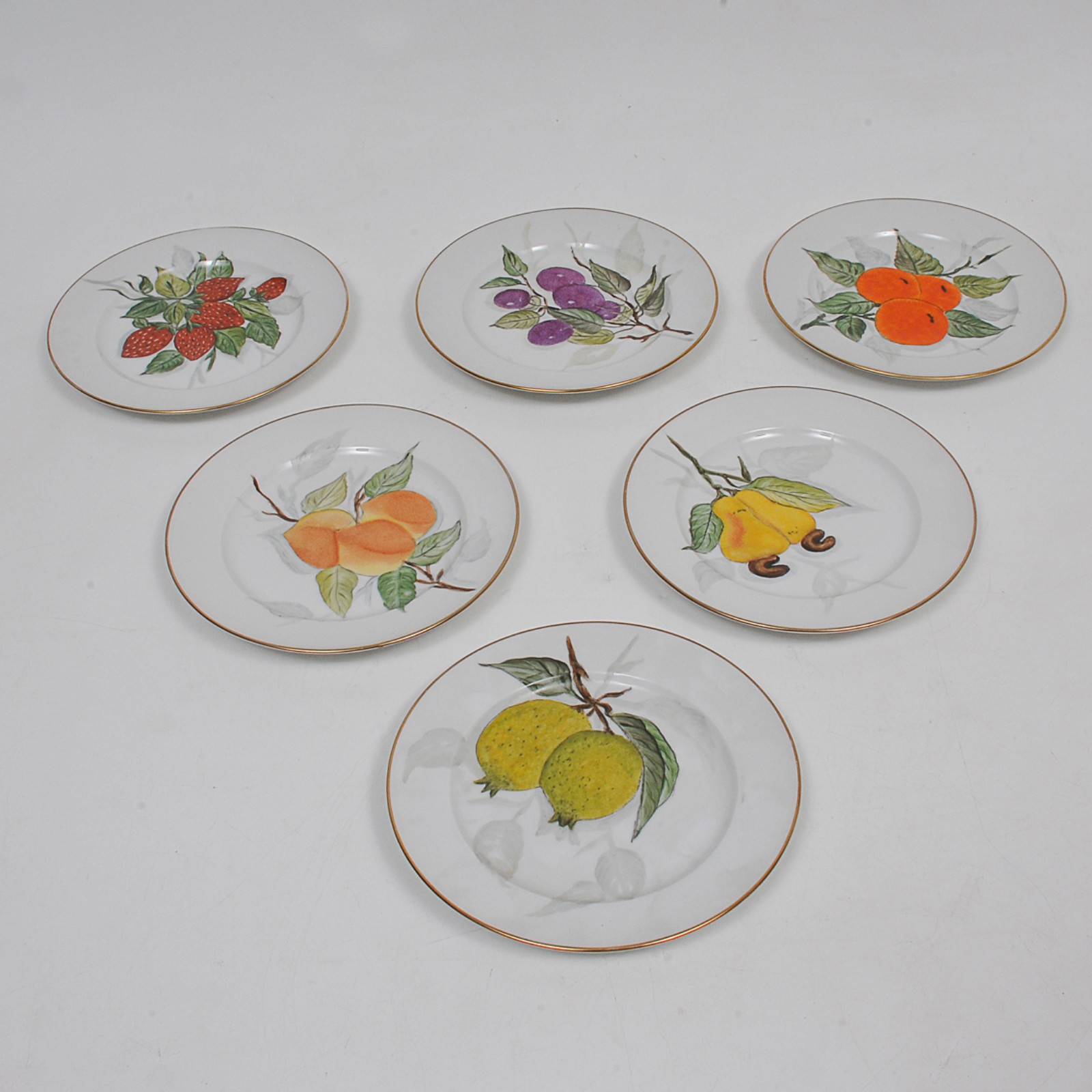 Lote composto por 6 pratos de sobremesa de coleção em porcelana da... - foto 1 de 3