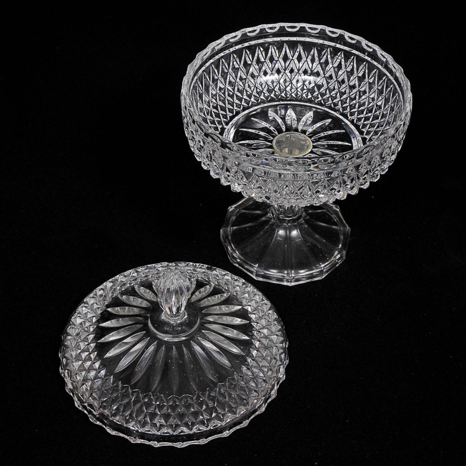 Par de elegantes compoteiras altas em grosso cristal europeu da... - foto 2 de 2