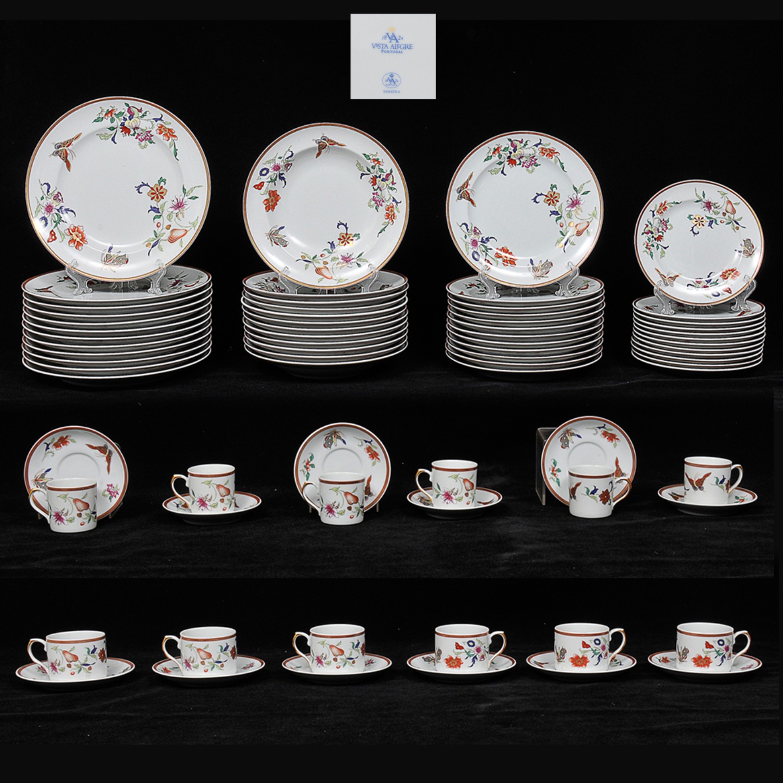 Elegante aparelho de jantar em porcelana portuguesa manufatura VISTA... - foto 1 de 10