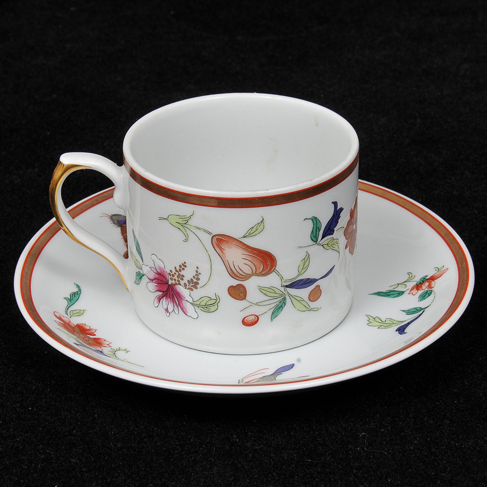 Elegante aparelho de jantar em porcelana portuguesa manufatura VISTA... - foto 9 de 10