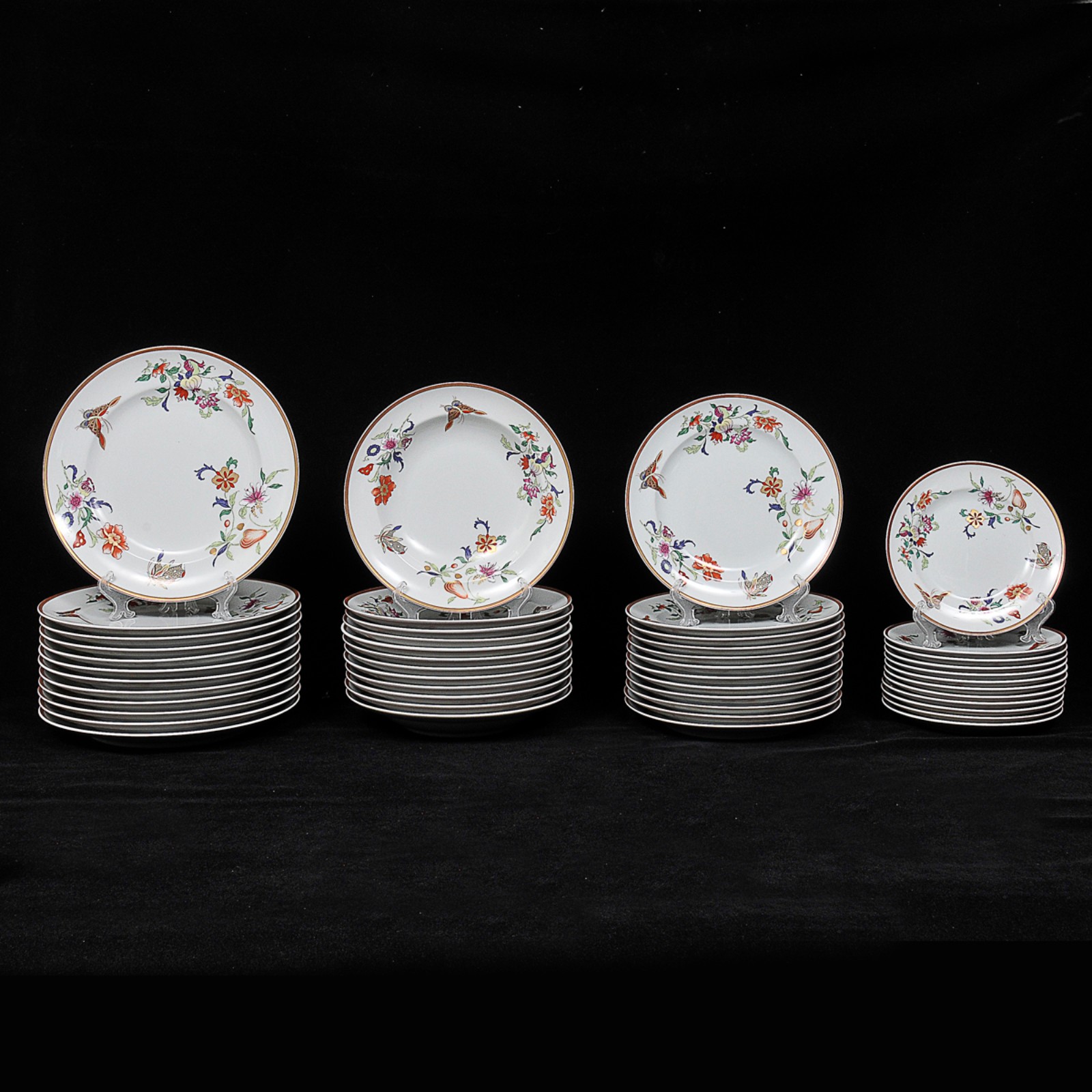 Elegante aparelho de jantar em porcelana portuguesa manufatura VISTA... - foto 6 de 10