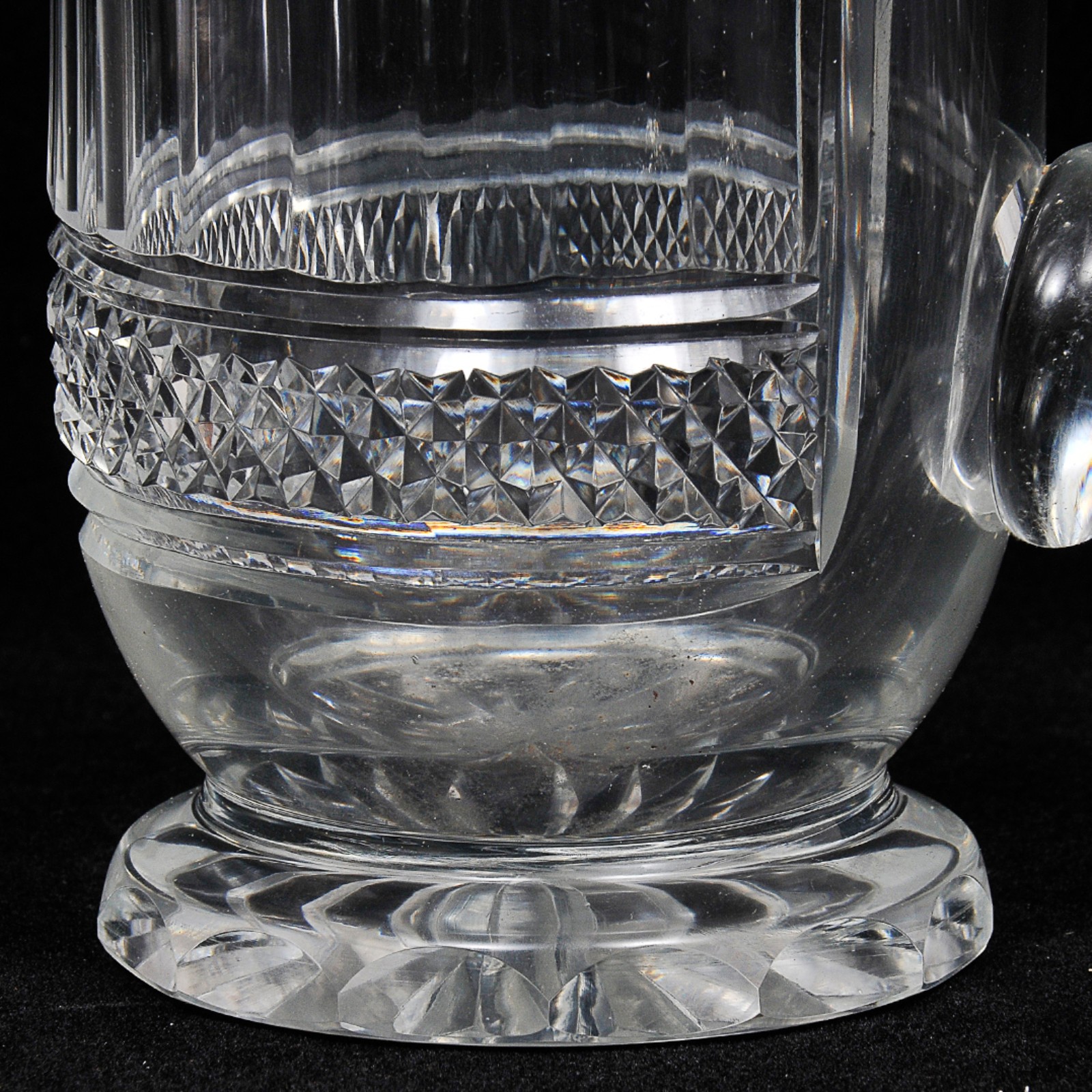 Jarra para agua em cristal europeu translúcido ricamente lapidado e... - foto 2 de 3