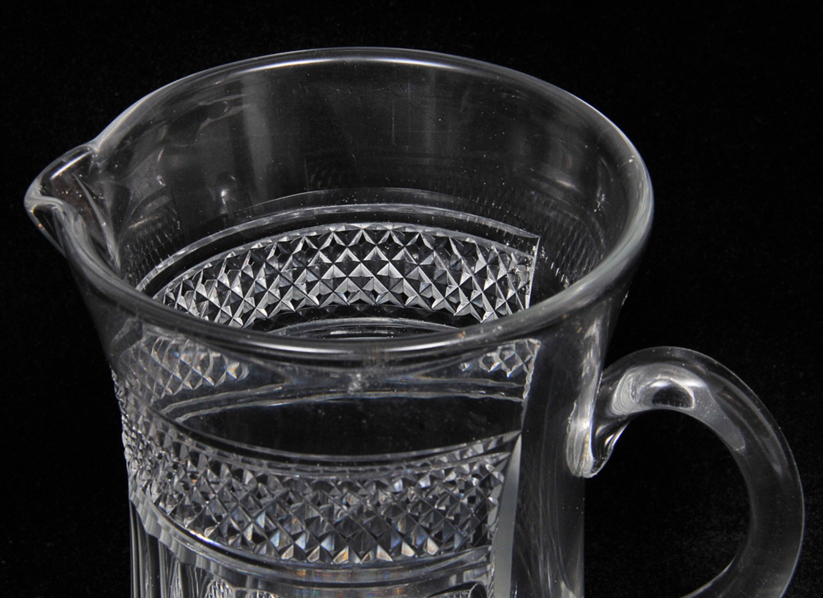 Jarra para agua em cristal europeu translúcido ricamente lapidado e... - foto 3 de 3