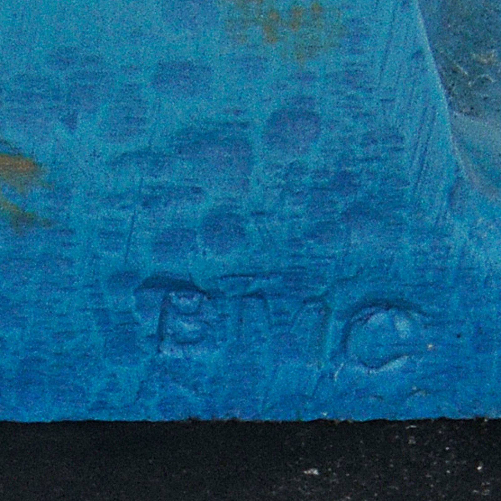 Escultura egipicia em resina pintada de azul turquesa representando... - foto 2 de 4