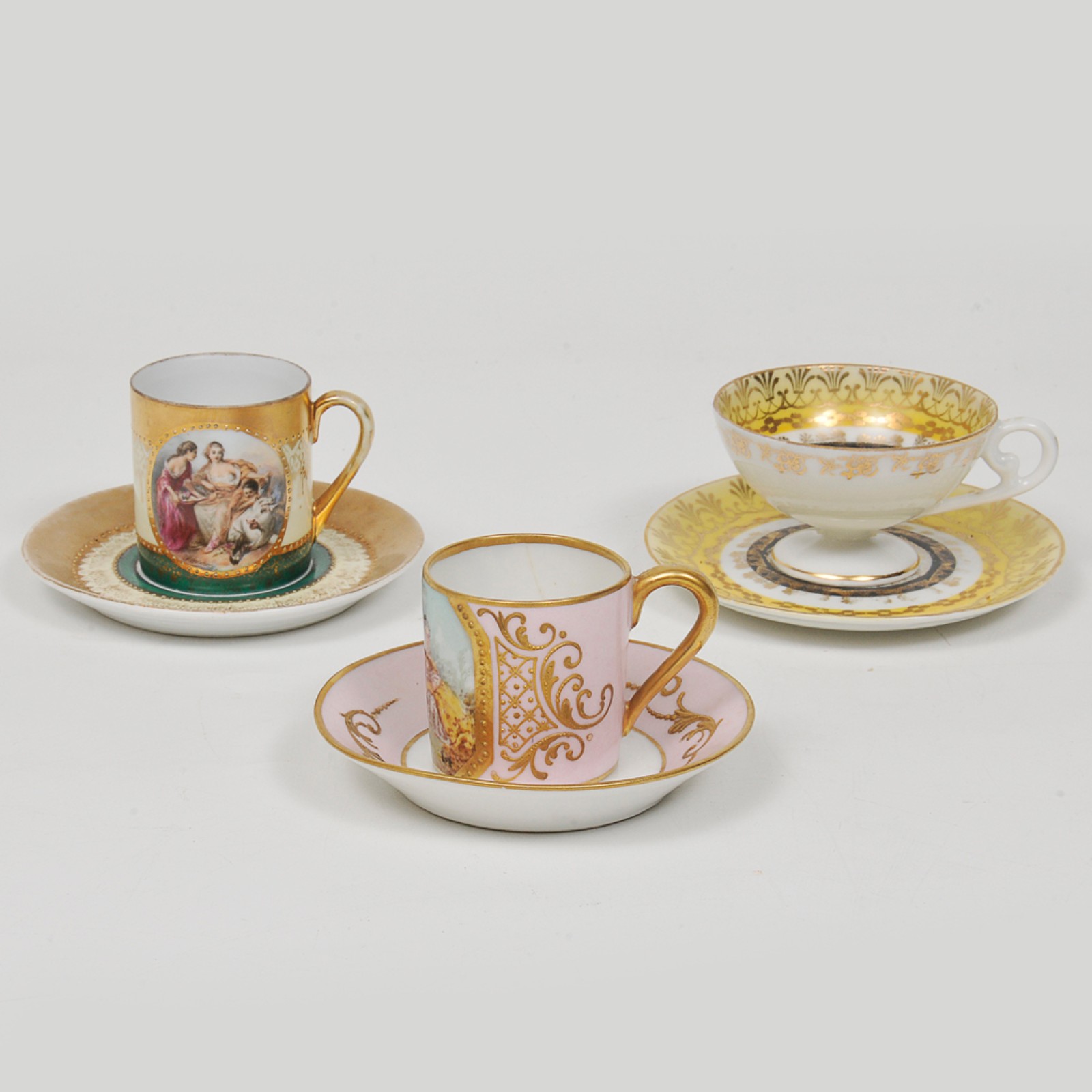 Lote composto por 3 xícaras de coleção para cafe em porcelana... - foto 1 de 5