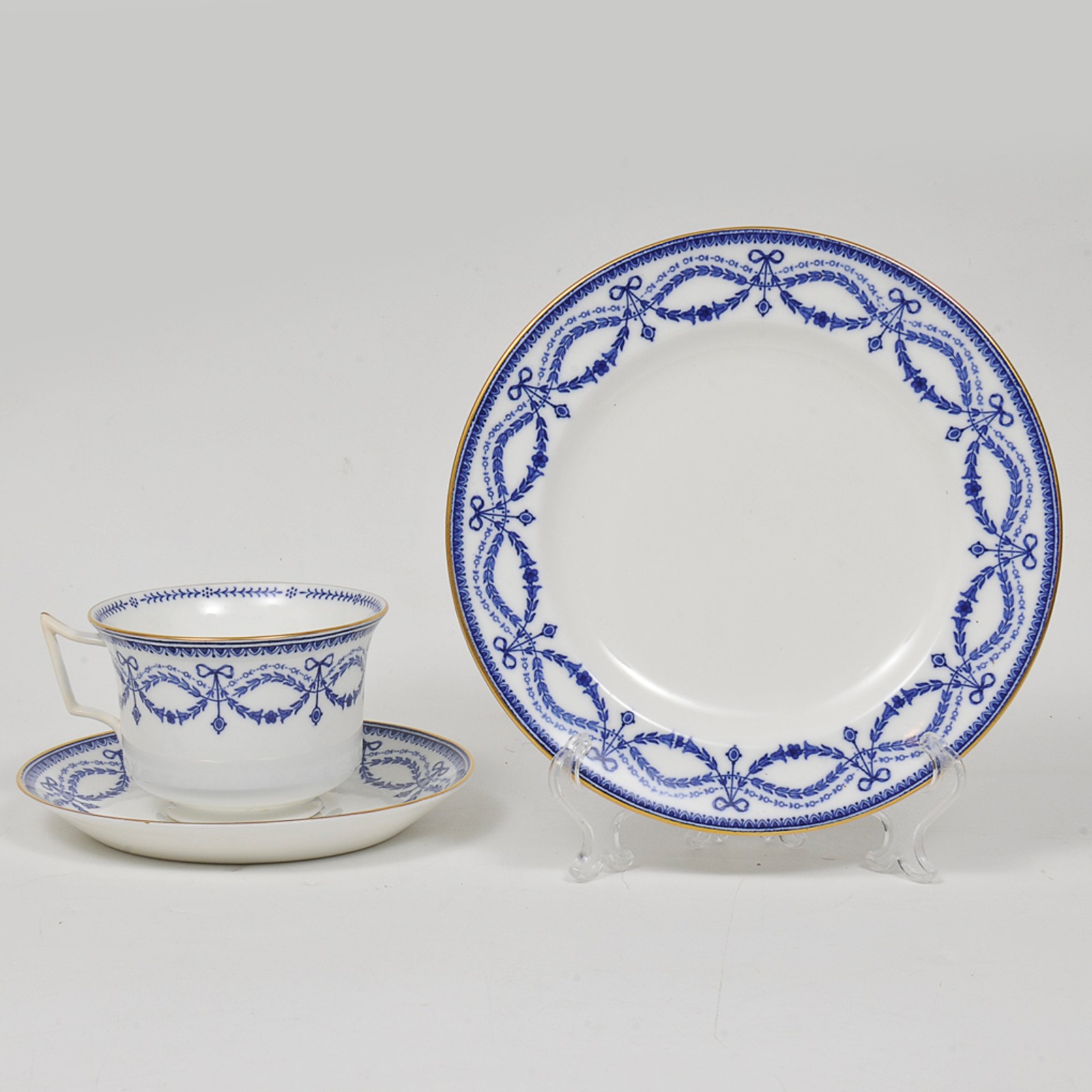 Conjunto para sobremesa em porcelana inglesa manufatura Wedgwood nas... - foto 1 de 4