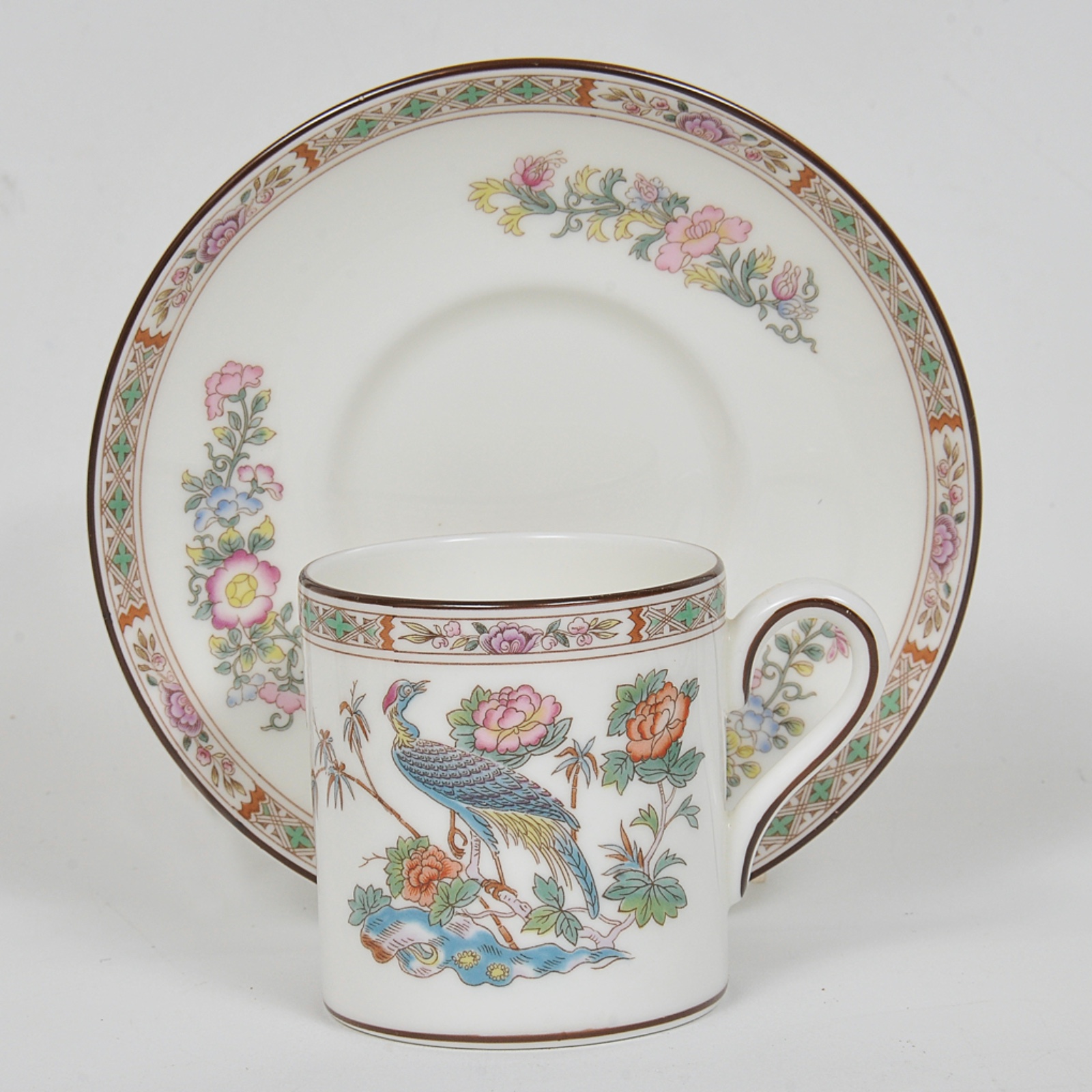 Conjunto de 16 xícaras com pires para café em porcelana inglesa... - foto 2 de 5