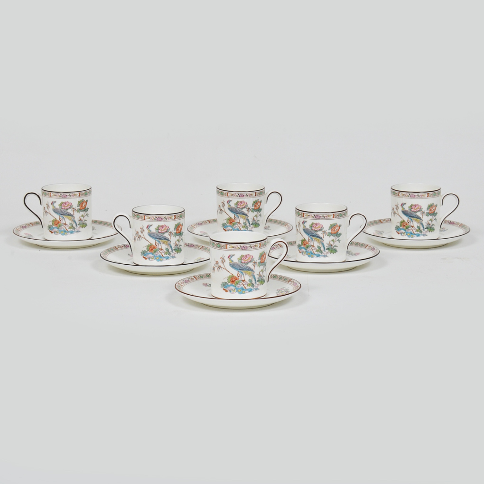 Conjunto de 16 xícaras com pires para café em porcelana inglesa... - foto 1 de 5