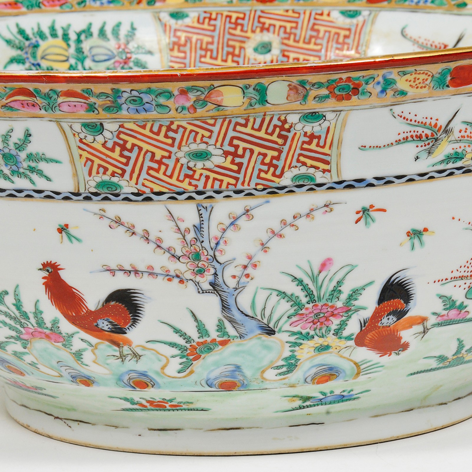 Grande bowl em porcelana oriental ricamente policromada e decorada... - foto 4 de 6