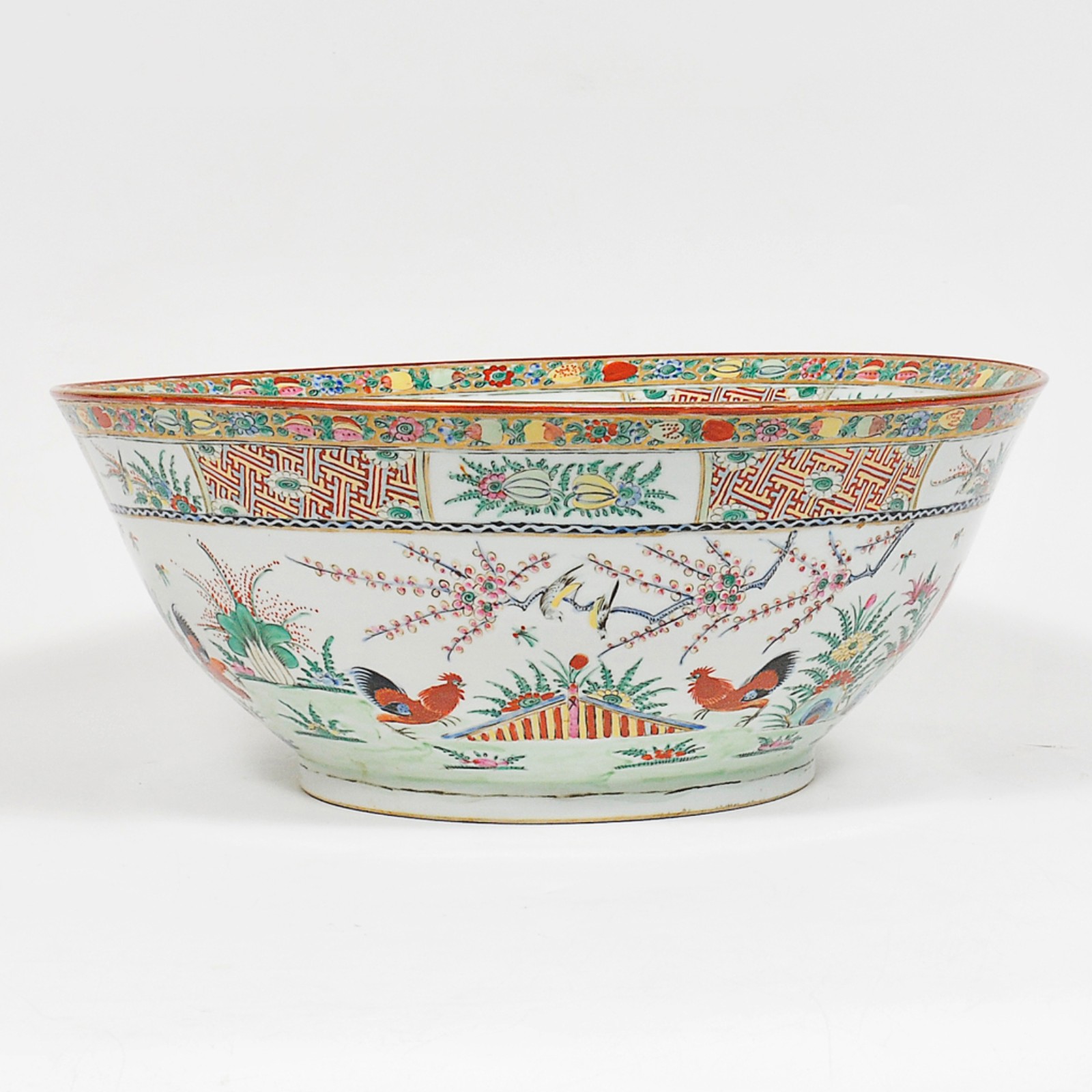 Grande bowl em porcelana oriental ricamente policromada e decorada... - foto 1 de 6