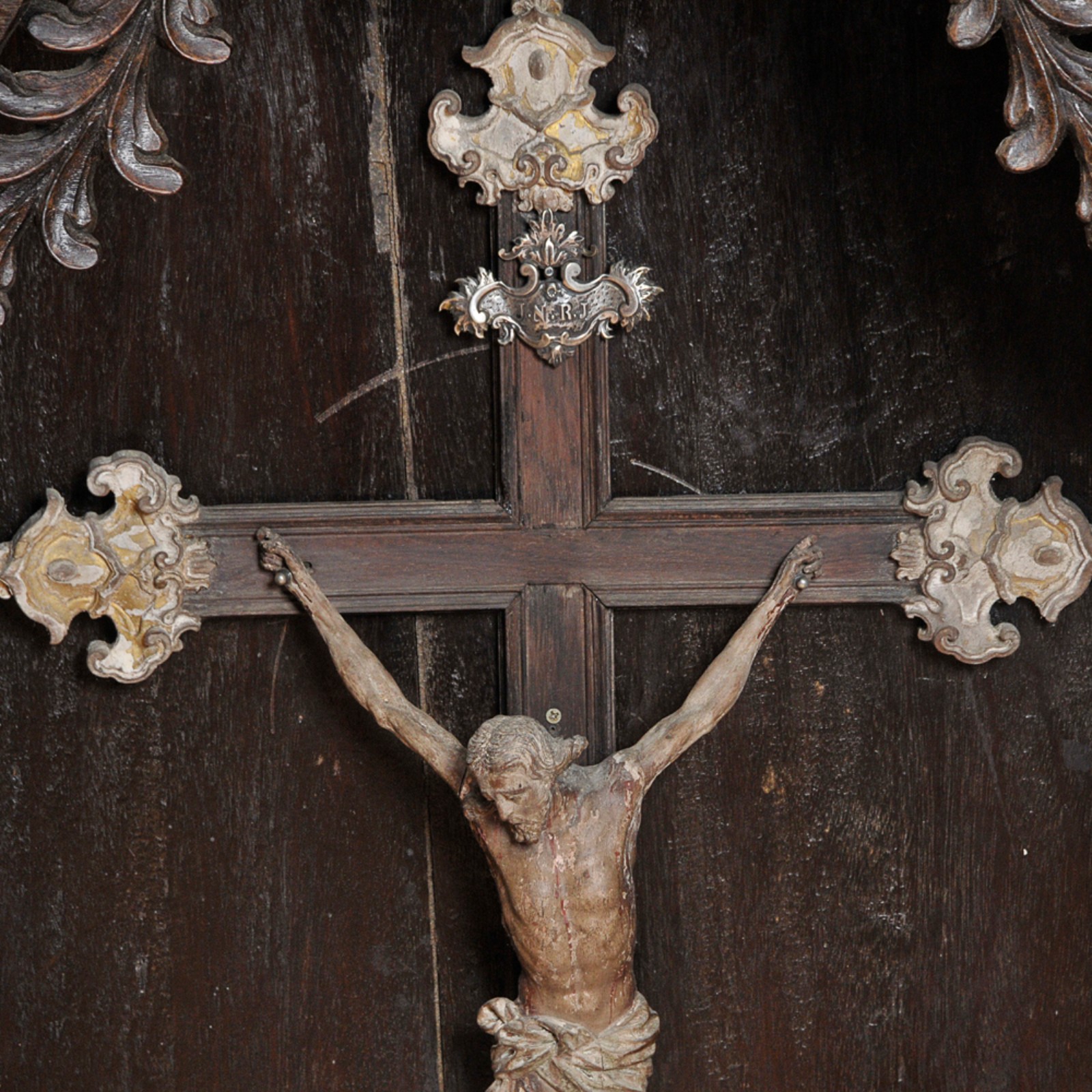 Arte Sacra - Oratório em jacarandá com portas almofadadas e parte... - foto 6 de 8