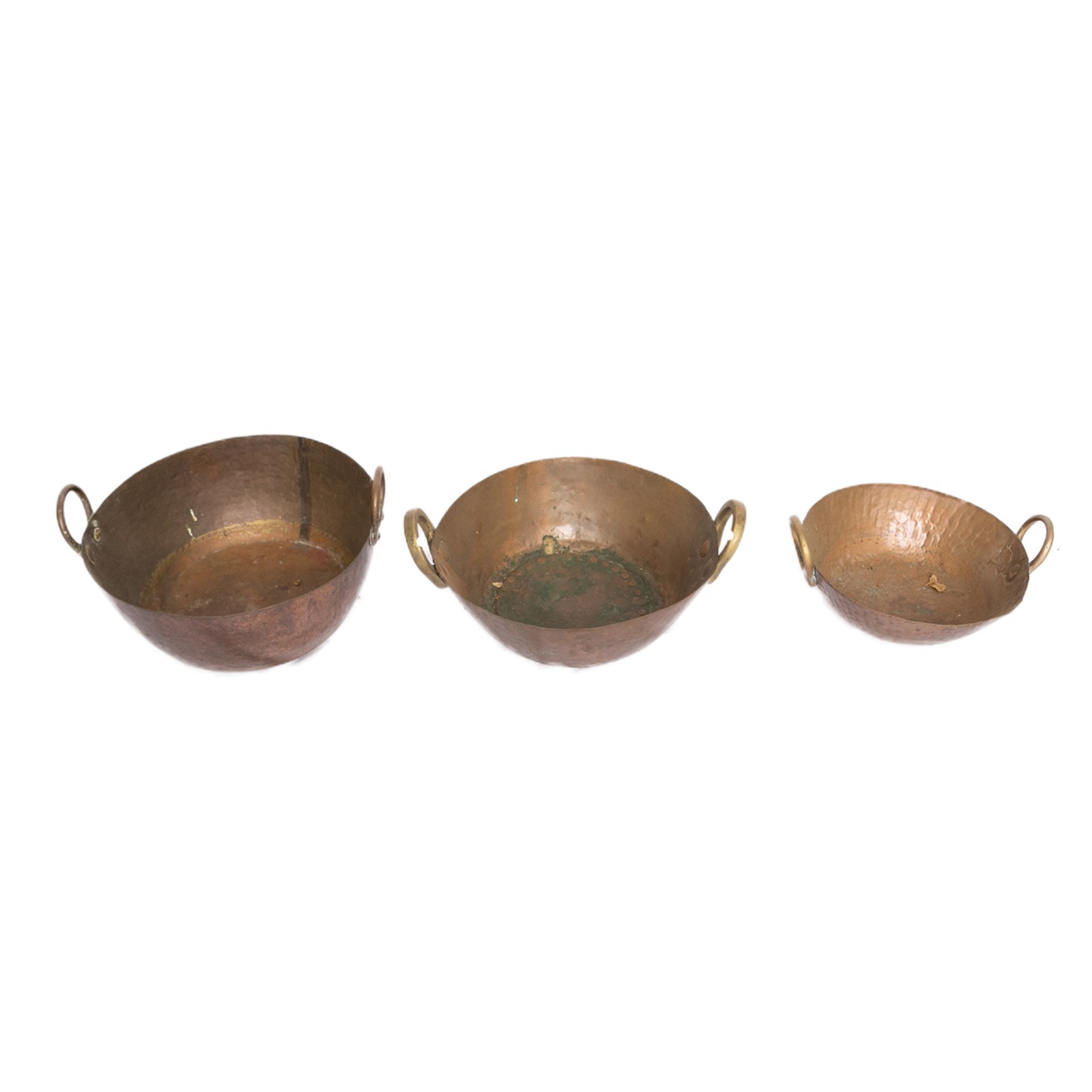 Conjunto com 3 tachos de cobre com alças laterais. O lote encontra-se... - foto 2 de 2