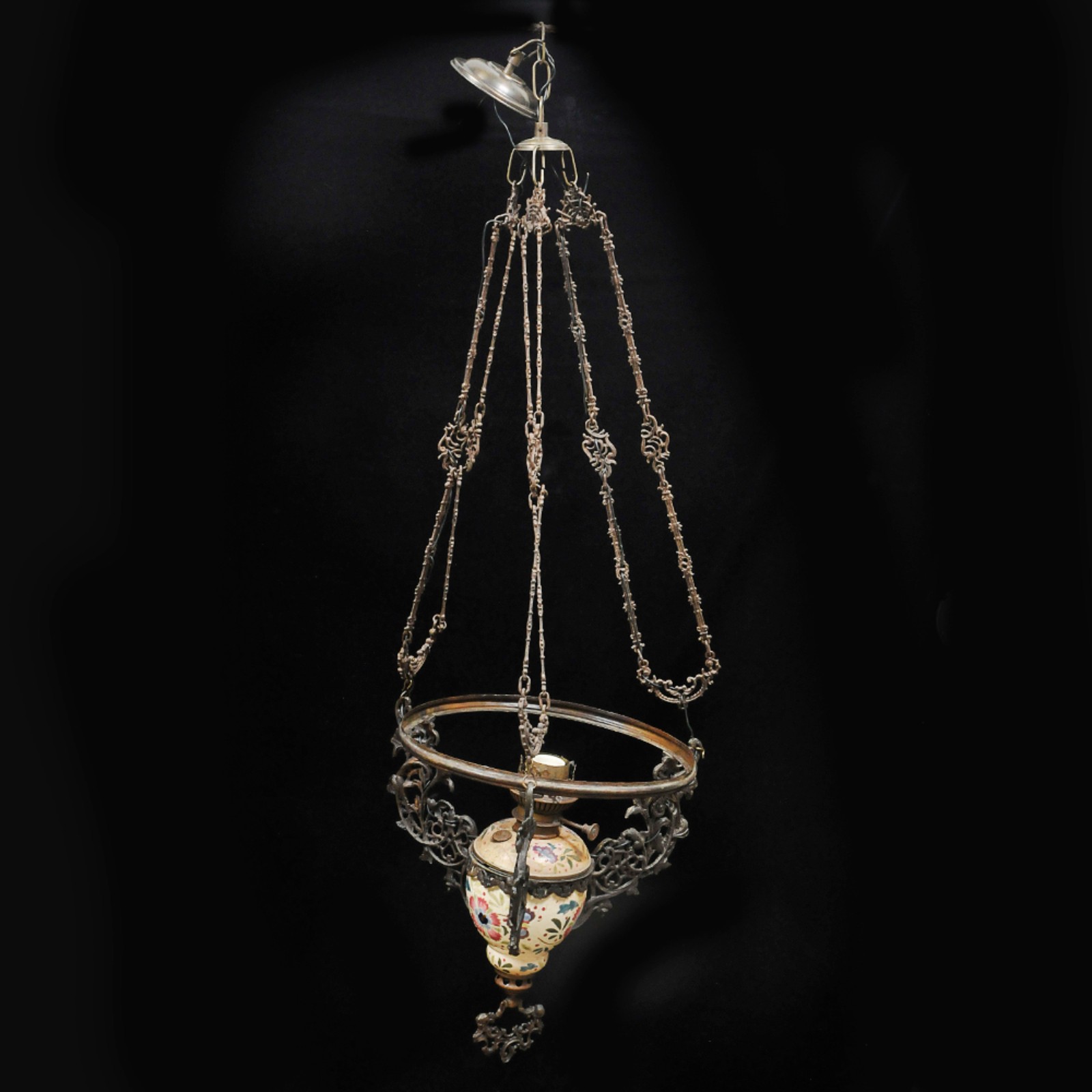 Lustre de teto em bronze dourado cinzelado com lampião e querosene em... - foto 1 de 2