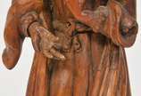 Imagem sacra em madeira, possivelmente de orige... - Imagem sacra em madeira, possivelmente de origem européia. ( dedo mão esquerda quebrada).<br><br><br>Lote não exposto. Em caso de arremate, a re...