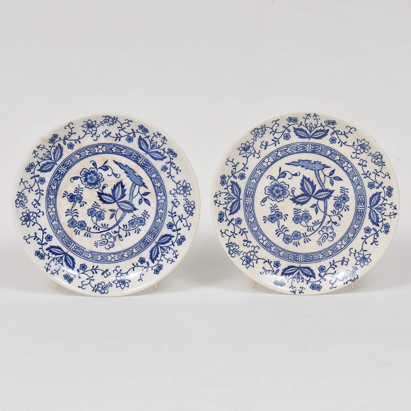 Par de pires em porcelana japonesa com policromia azul e branca de... - foto 1 de 5