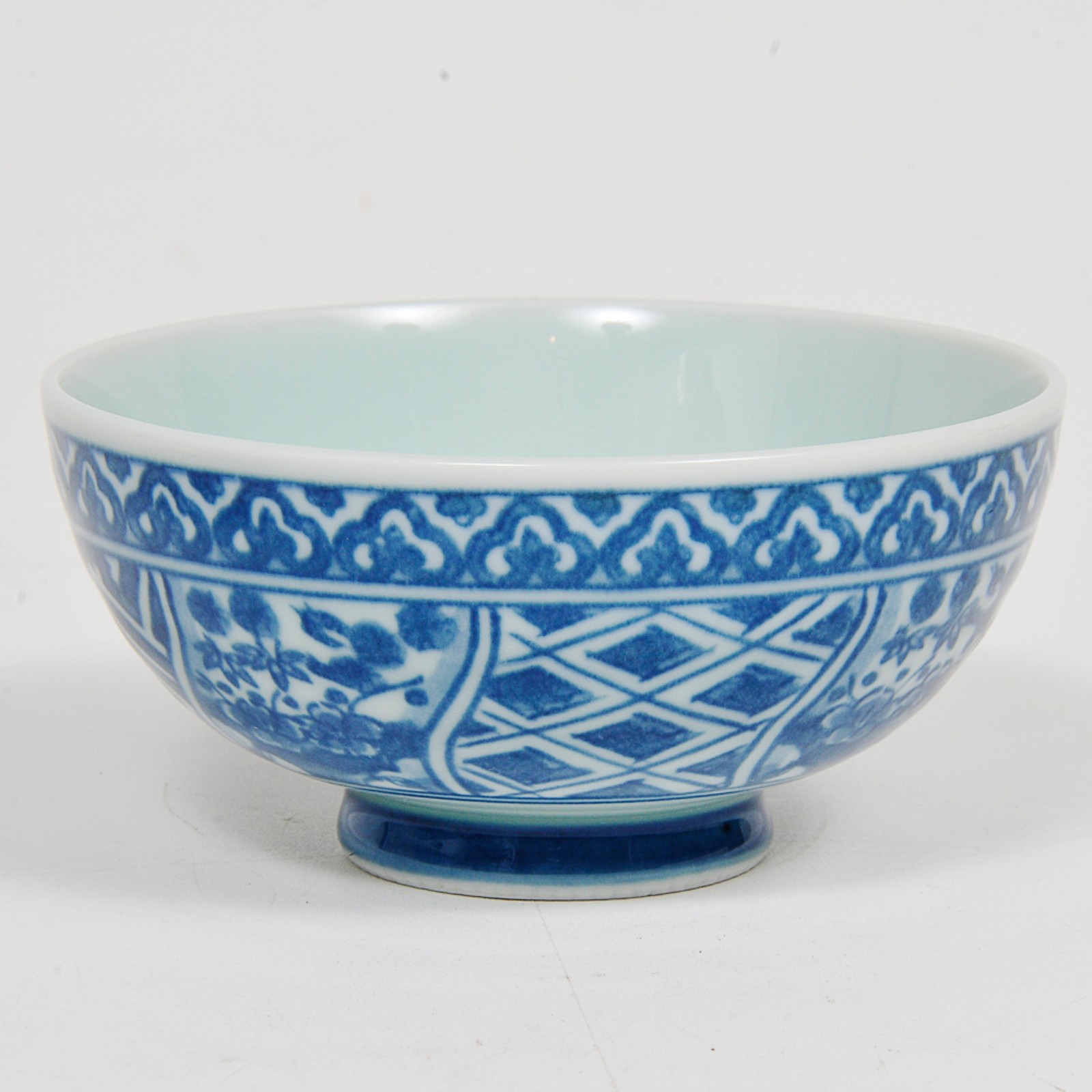 Lote composto por 2 bowls em porcelana oriental nos tons azul e... - foto 3 de 5