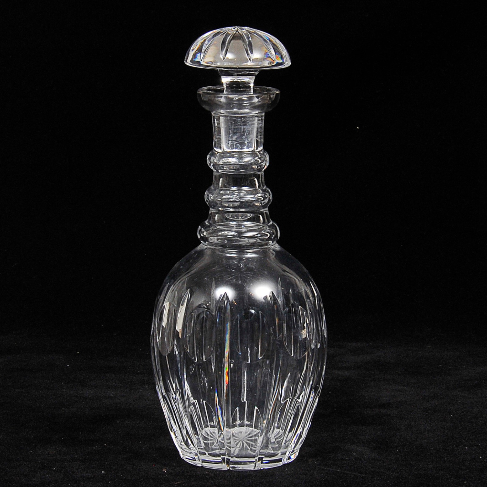 Licoreira em cristal europeu translúcido ricamente lapidada com... - foto 1 de 2