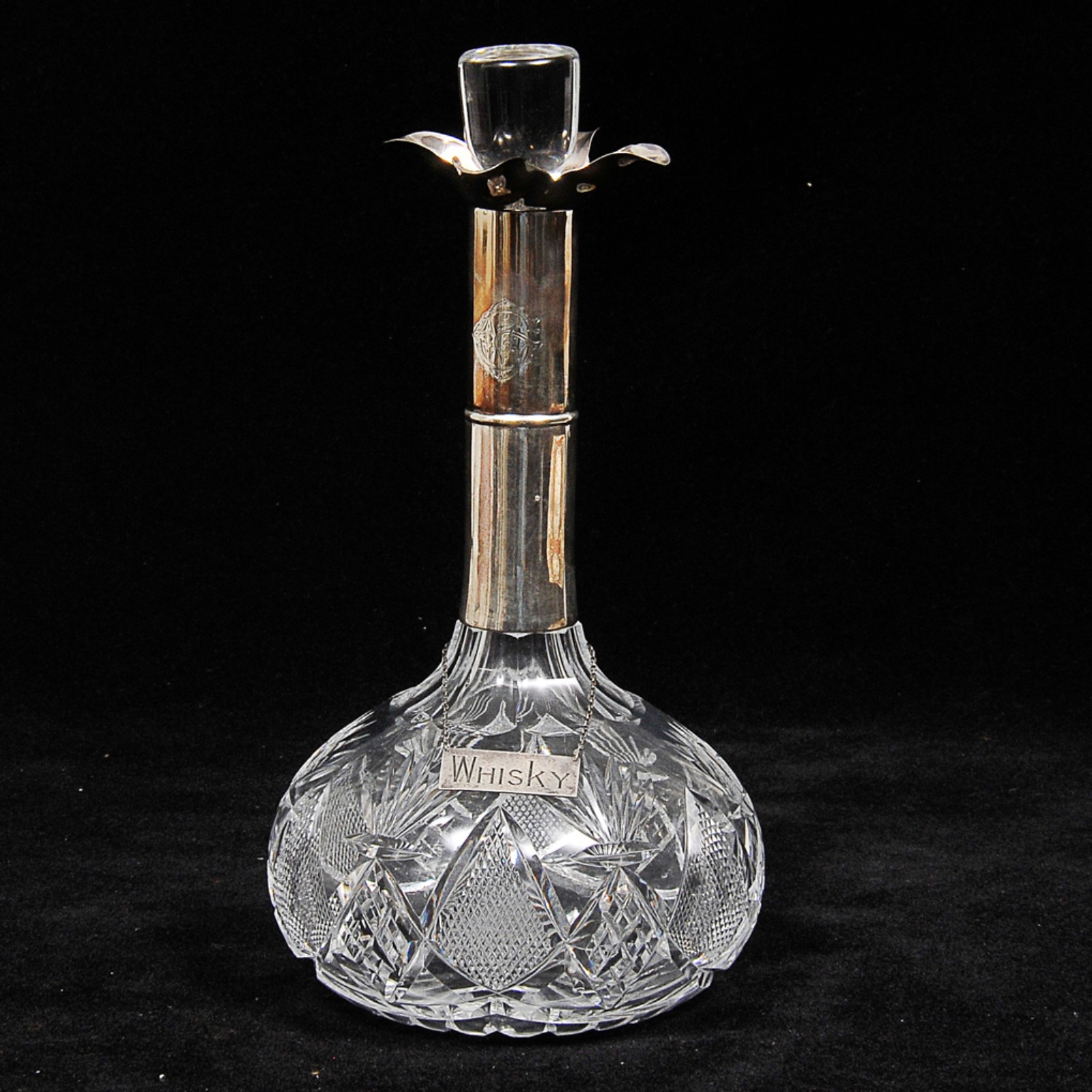 Linda garrafa para whisky em cristal francês translúcido ricamente... - foto 1 de 4