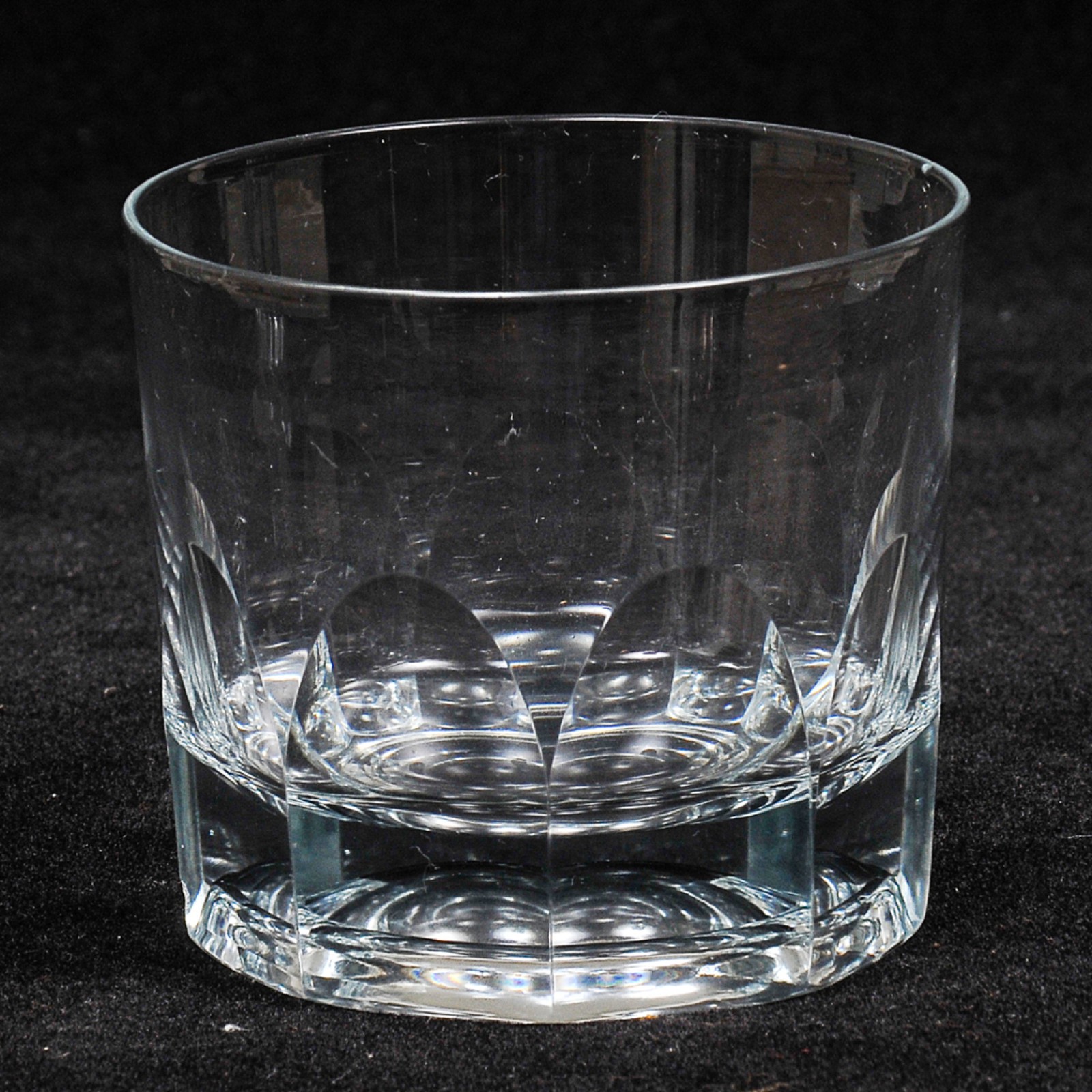 Lote composto por 12 copos para whisky em cristal translúcido... - foto 2 de 2