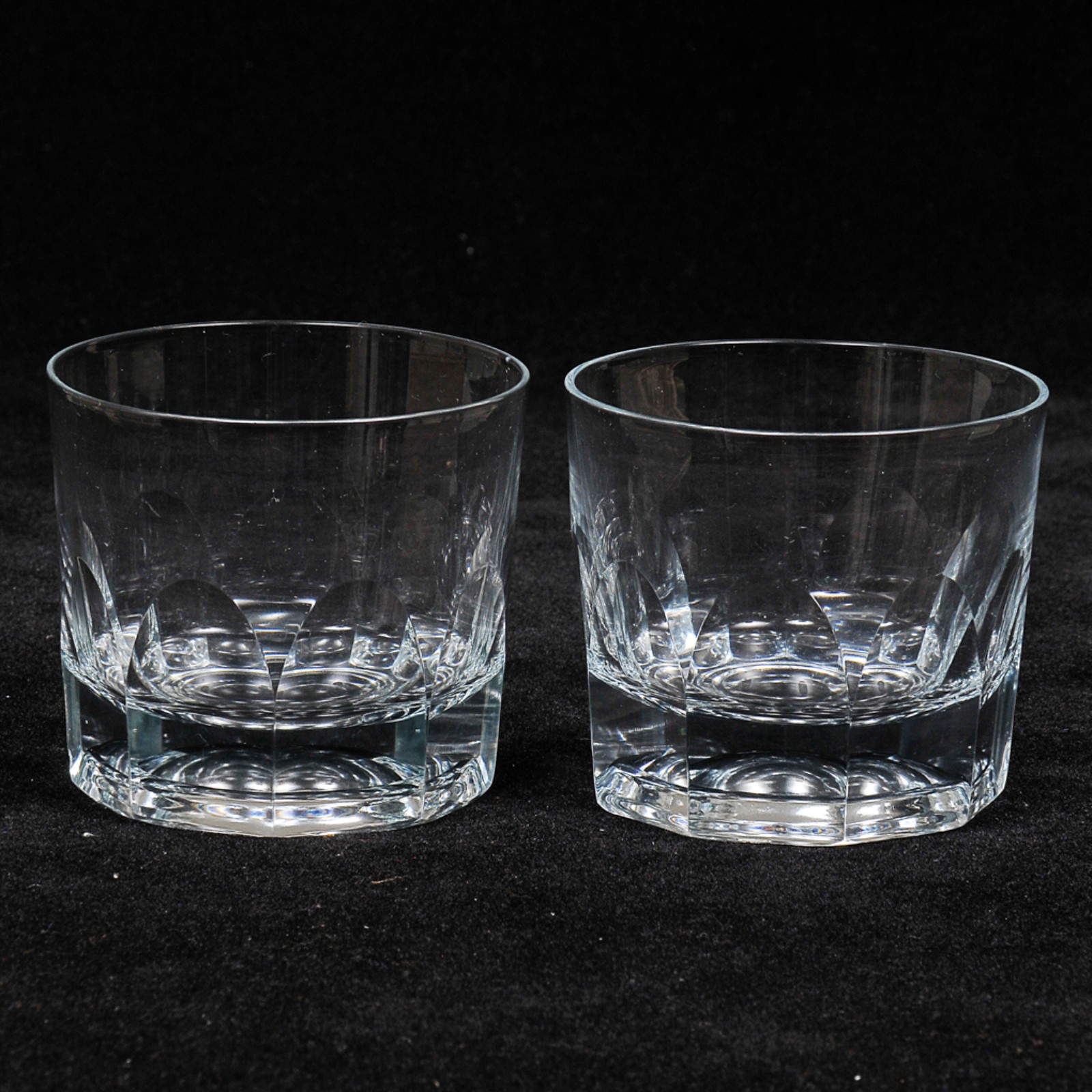 Lote composto por 12 copos para whisky em cristal translúcido... - foto 1 de 2