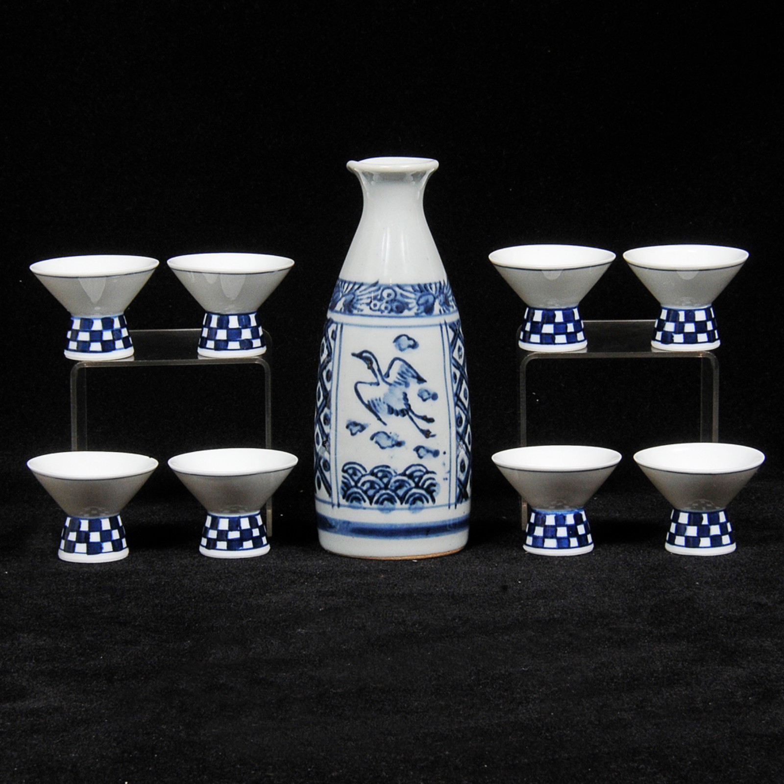 Conjunto para sakê em porcelana japonesa, decorado em azul com... - foto 1 de 5
