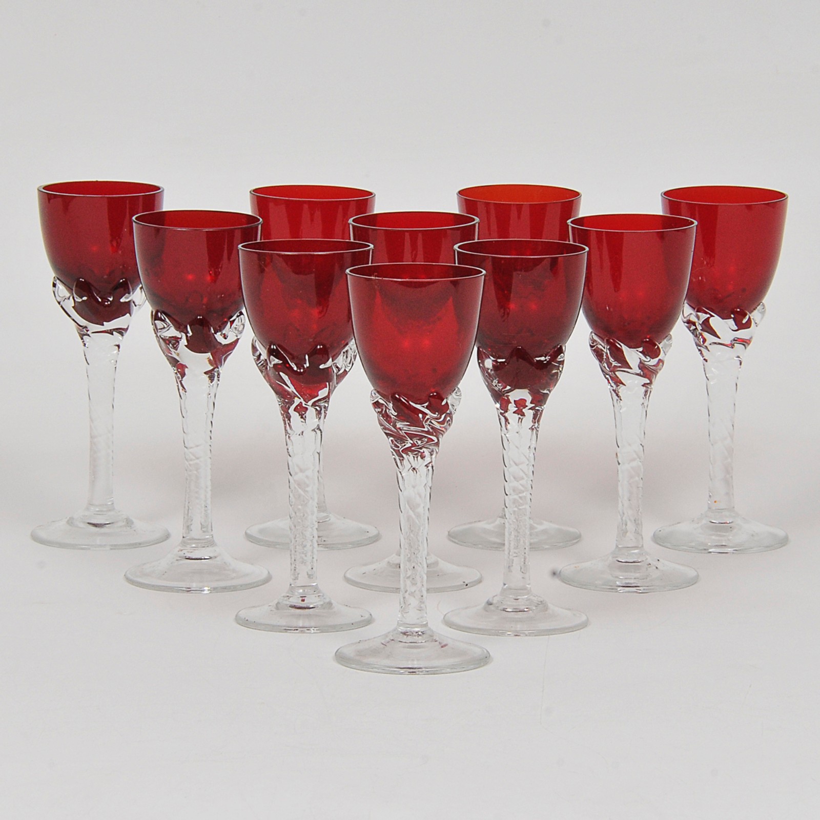 Conjunto de 20 taças para licor em fino cristal na cor rubi com pé... - foto 2 de 3